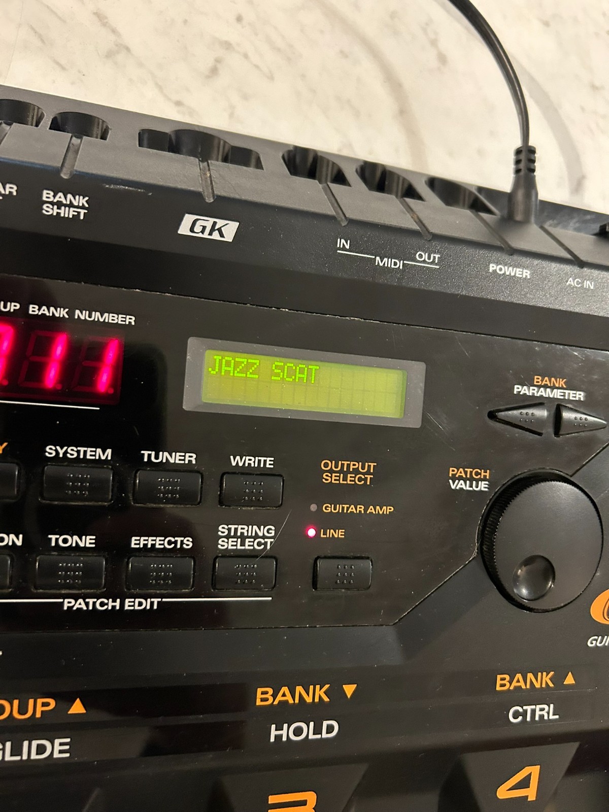 Roland GR33