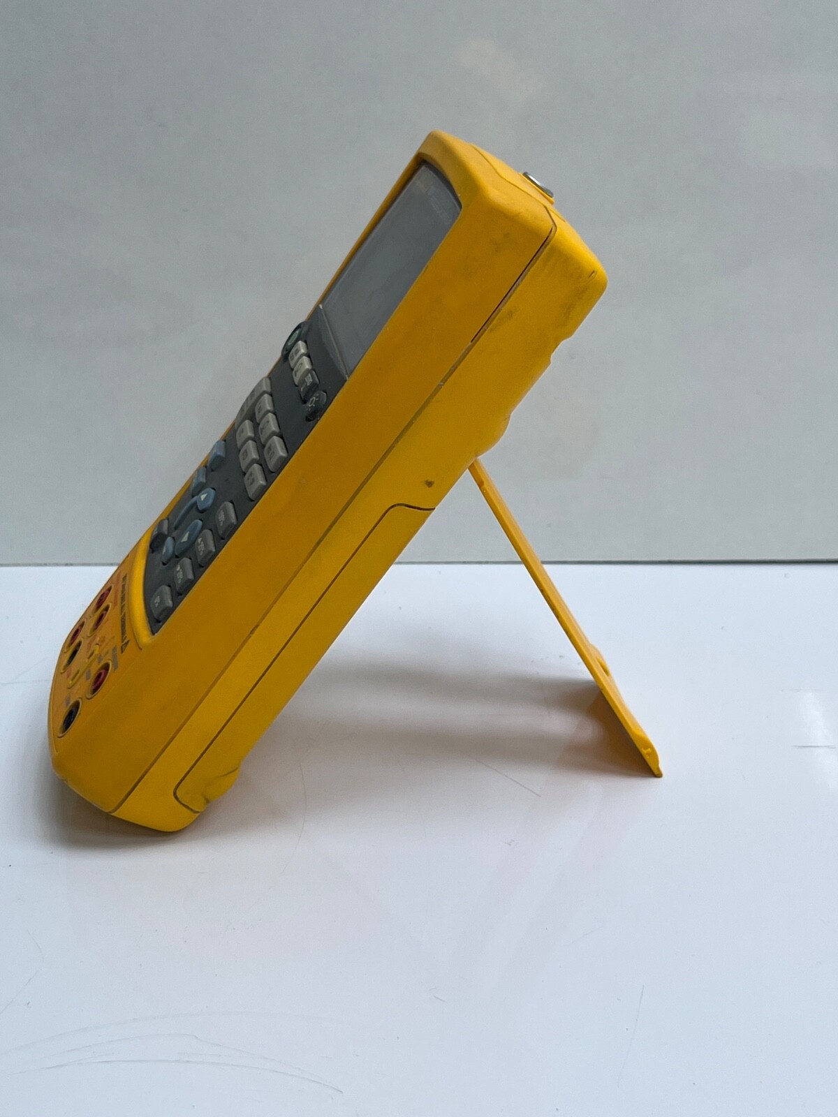 Fluke 725 Multifunction Process Calibrator (FOR PARTS)