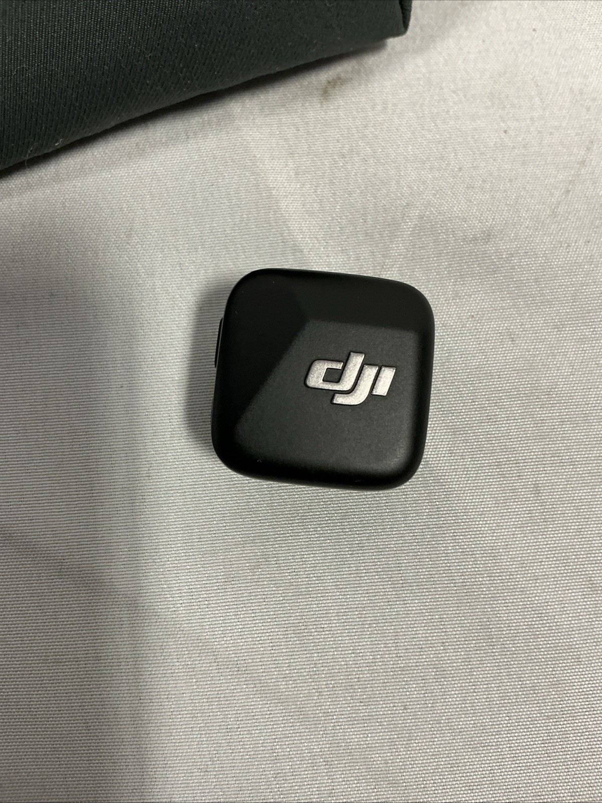DJI Mic Mini Wireless Clip On Transmitter Infinity Black DM3003 Audio Mic