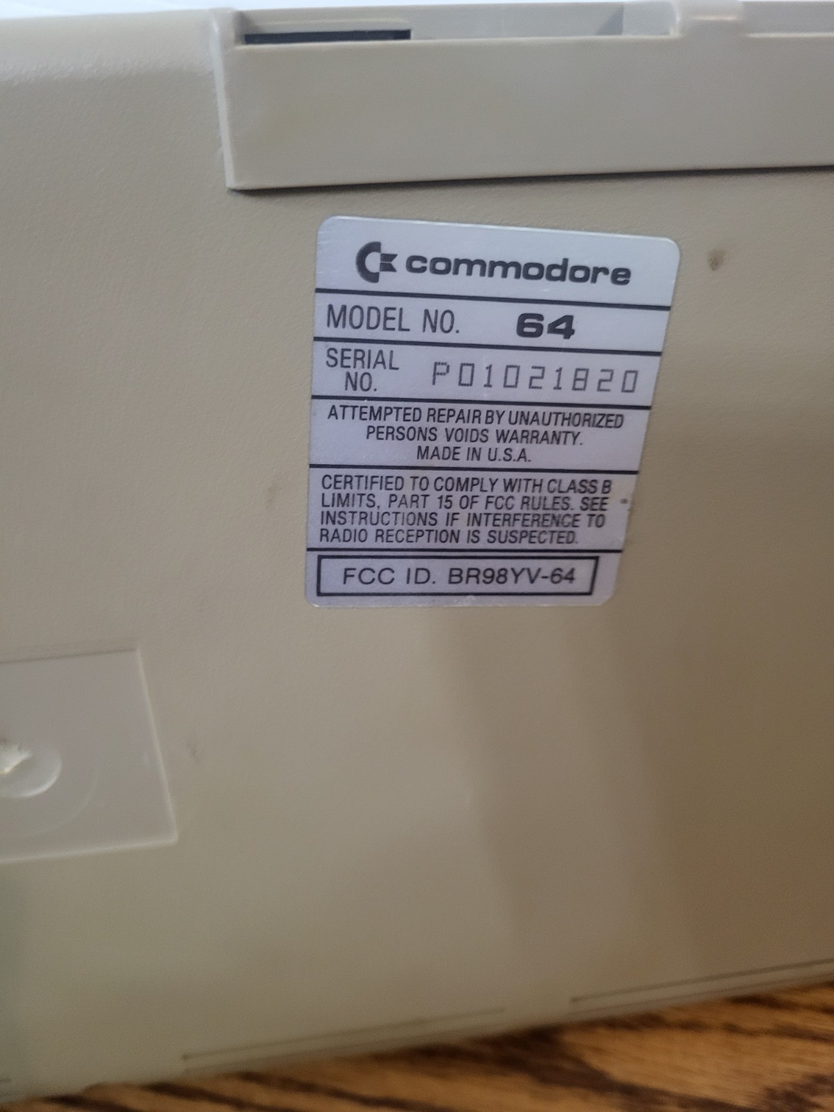 Commodore 64 Model C64 Breadbin Vintage Computer - READ Missing Key