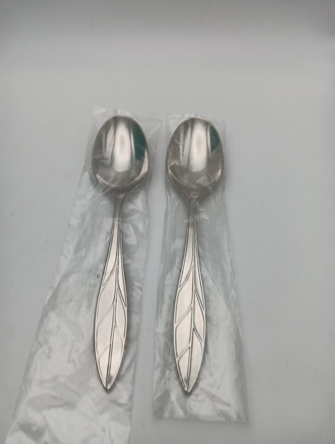 Reed & Barton Arbor Dinner Place Spoon 2pc Set 18/10 Stainless Flatware Glossy