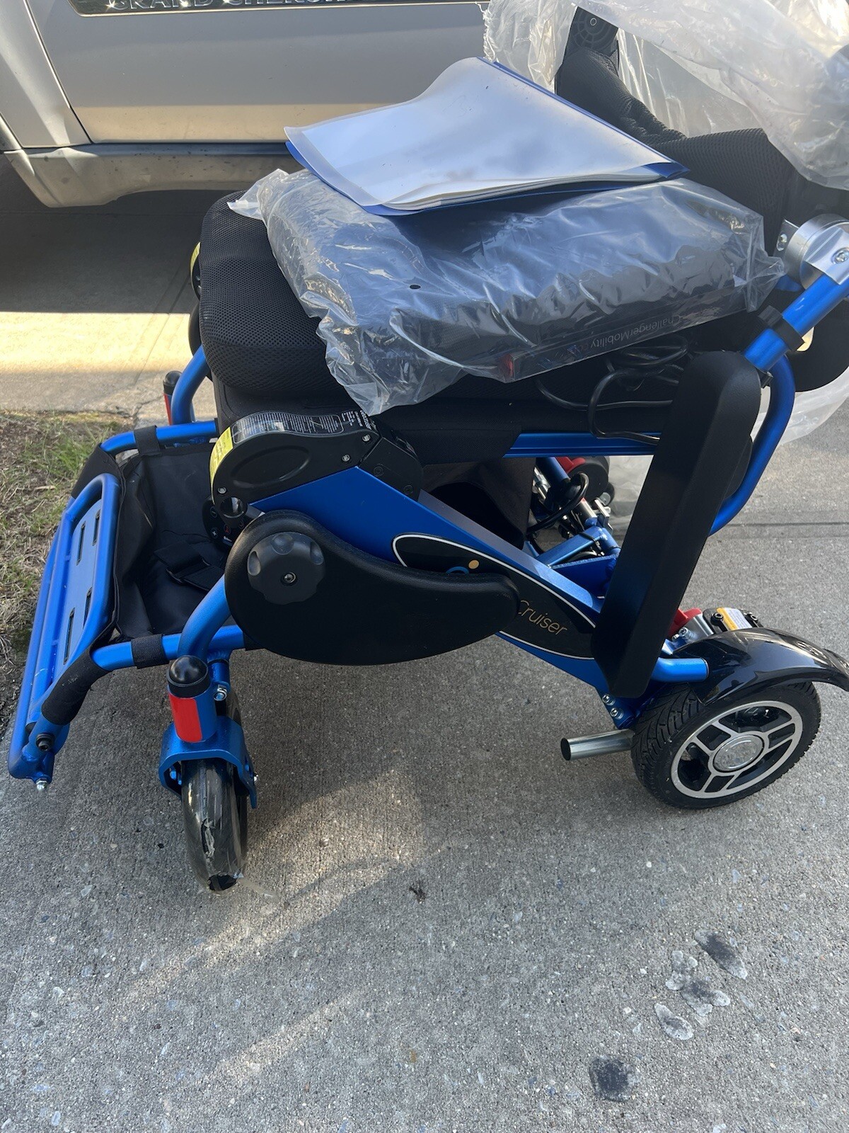 A never been used Geo Crusier. Portable leight weight mobility.