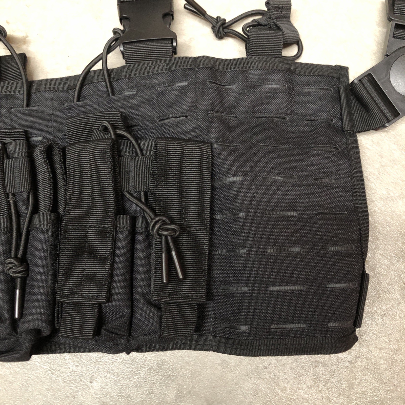 Recon Chest Rig With Built-In Mag Stacker - Black