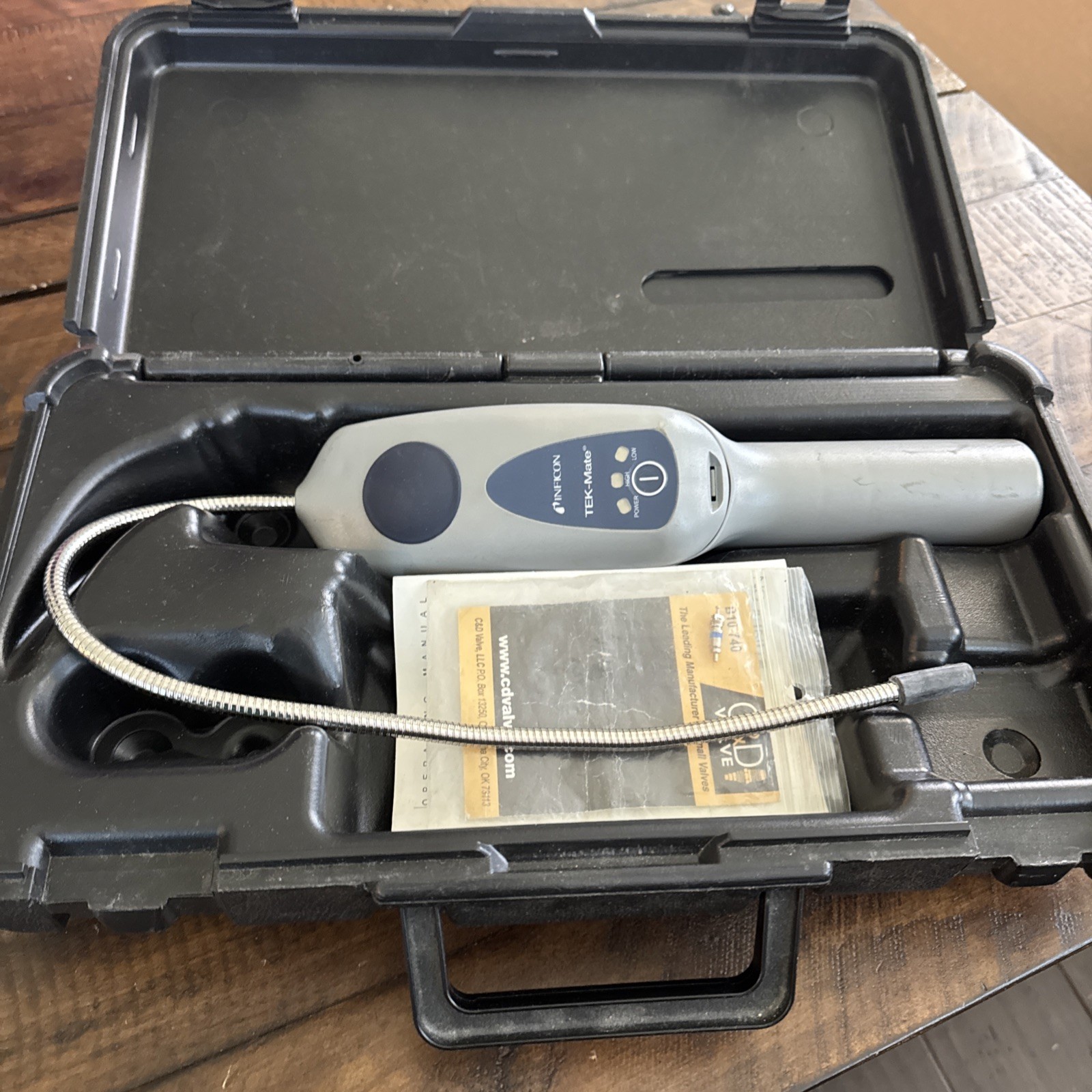 INFICON TEK-MATE REFRIGERANT LEAK DETECTOR W/CASE