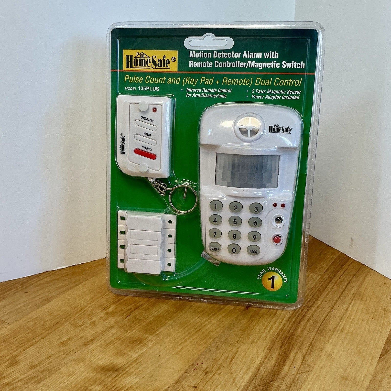 NEW HomeSafe 135PLUS Motion Detector Alarm w/ Remote & Magnetic Switch  SEALED