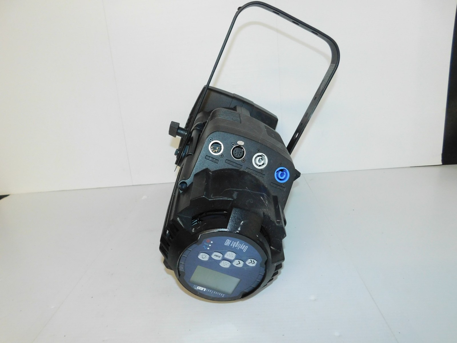 SOURCE FOUR ETC LED 2DAYLIGHT HD LIGHTING SYSTEM W/ FRESHNELL ADAPTER (SPM93)