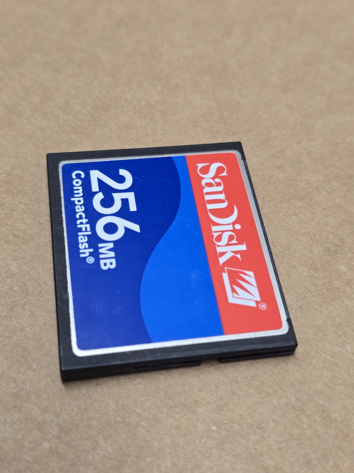256MB SanDisk CompactFlash CF Memory Card SDCFJ With Case / Free Fast Shipping.