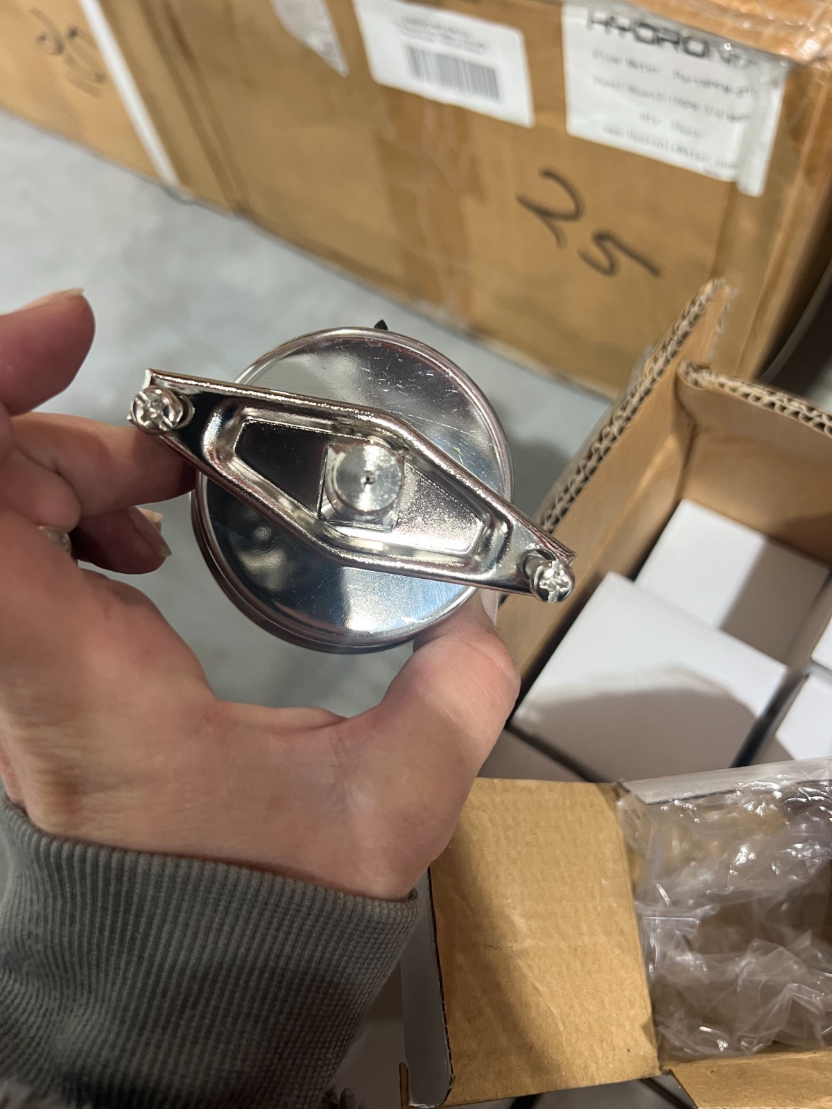LIQUID FILLED PRESSURE GAUGE 0-160 PSI, 2.5" FACE, 1/4" BACK MOUNT WOG