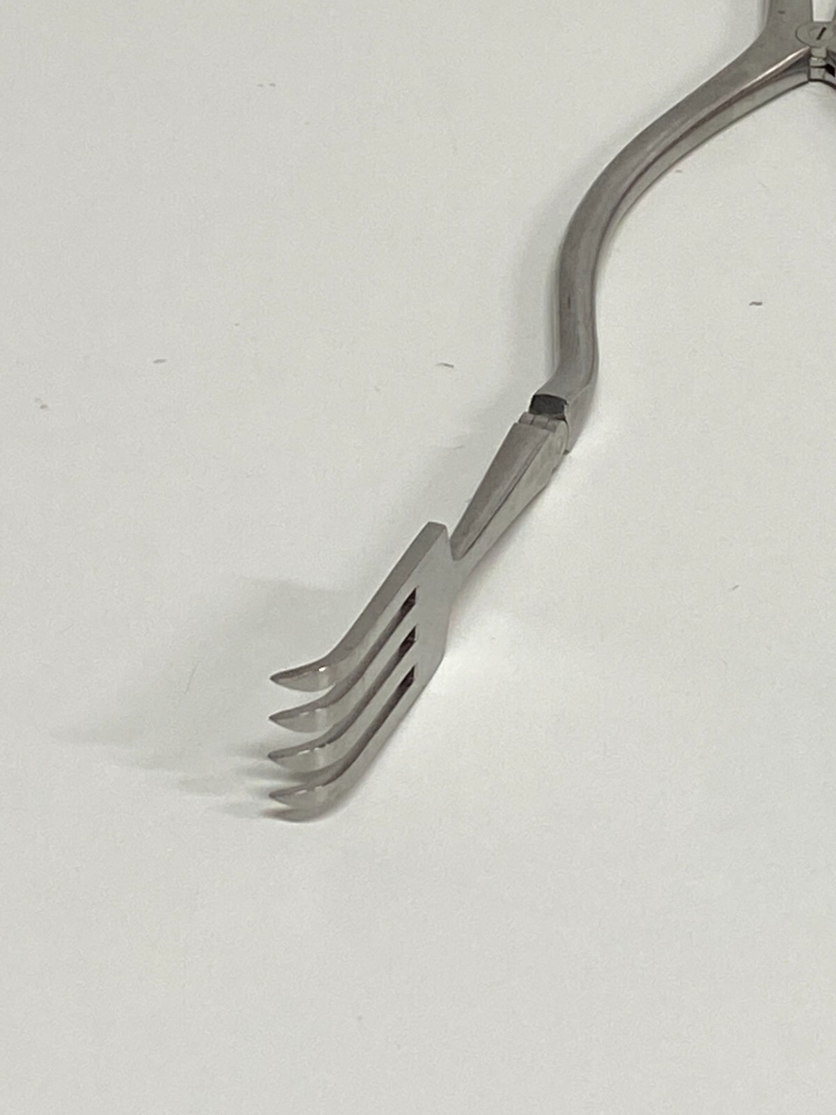 L24: SSI 24-3449 Retractor