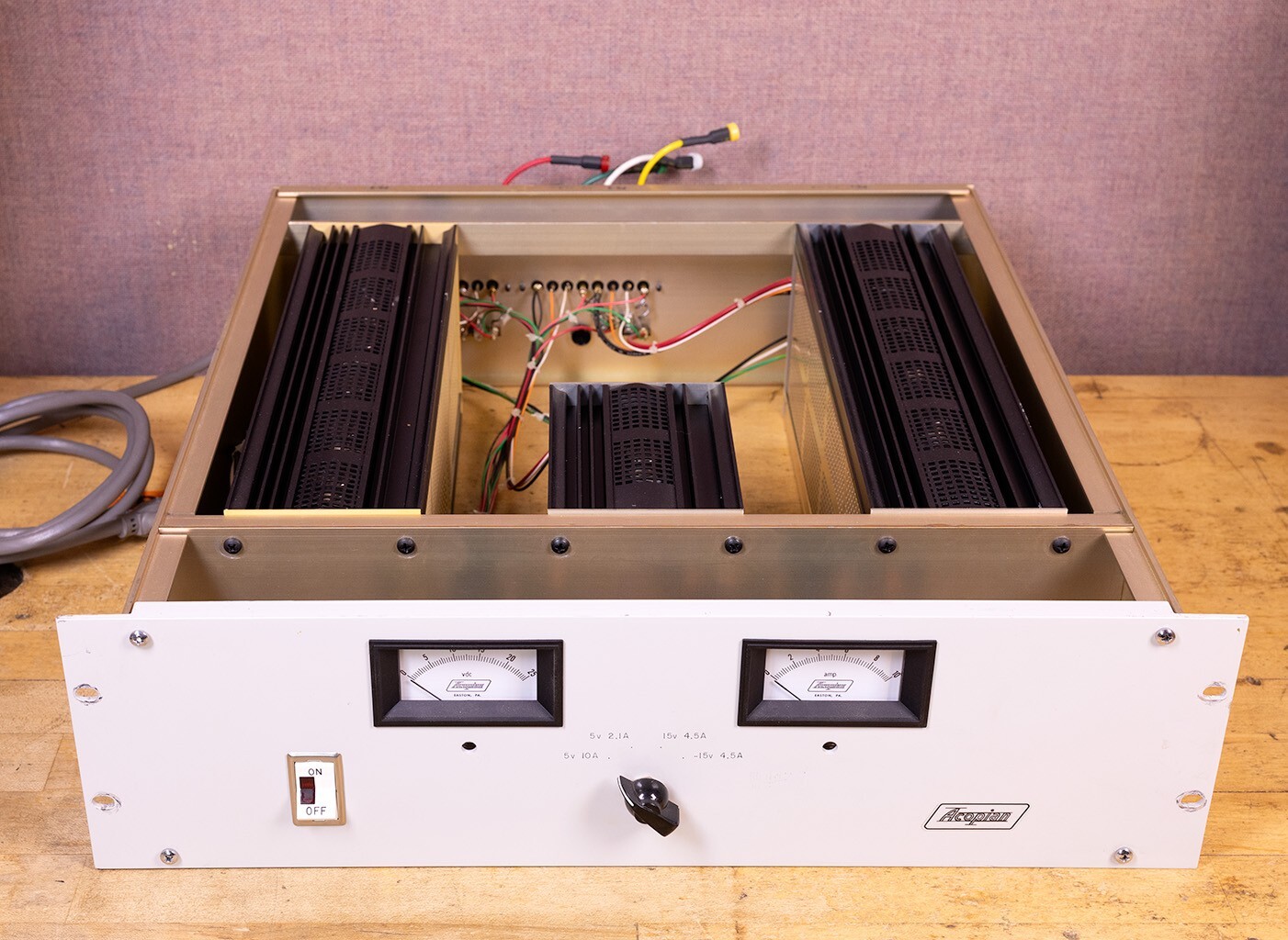 Acopian S10439, Rackmount Power Supply, 5v@10A, 5V@2.1A, 15V/-15V@4.5A Quad Out