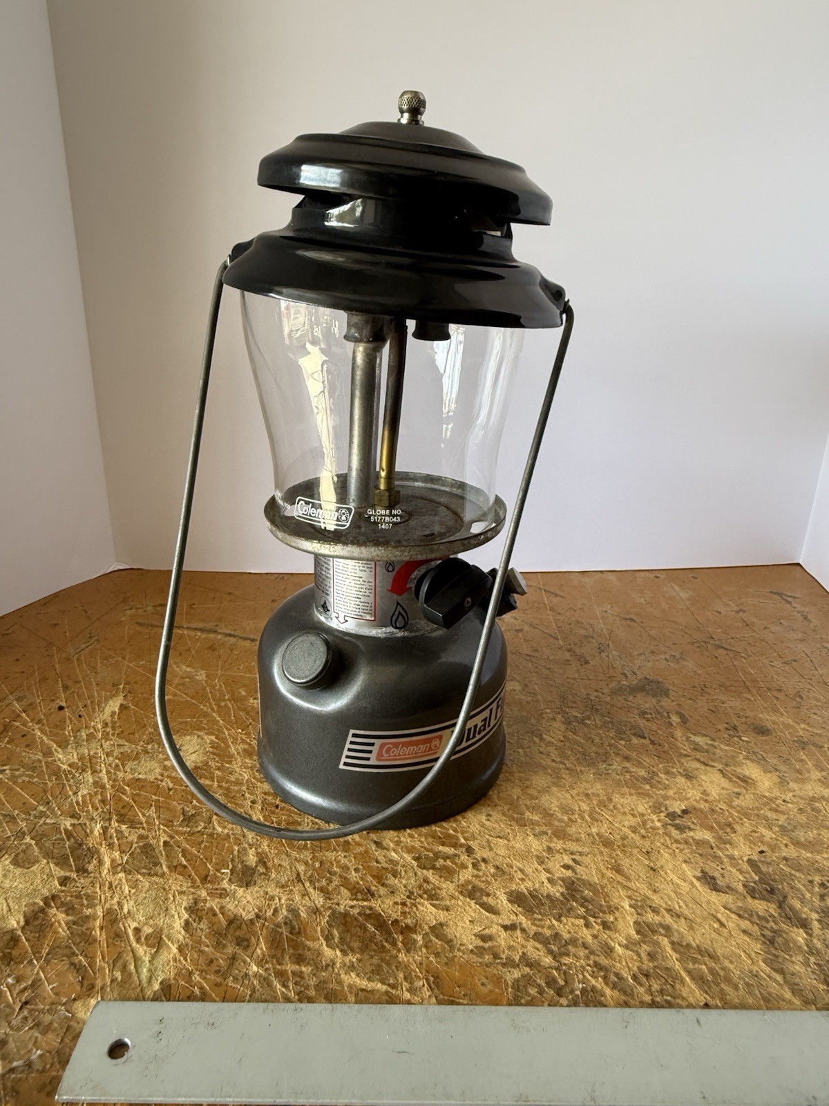 Coleman 285 Dual Fuel Lantern 09/2006 Camping Lantern Untested Wrong Globe