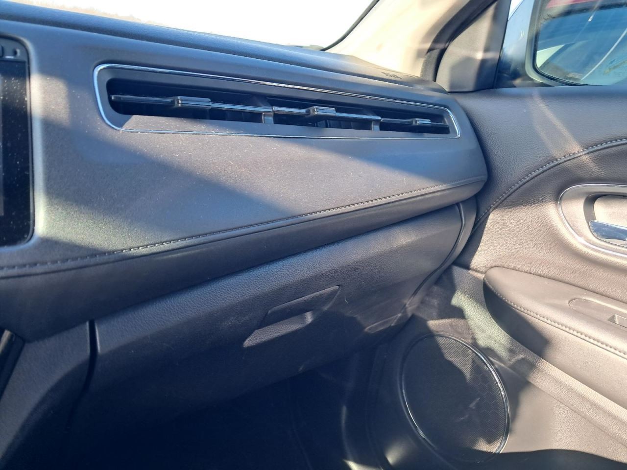 HR-V      2016 Glove Box 4896331