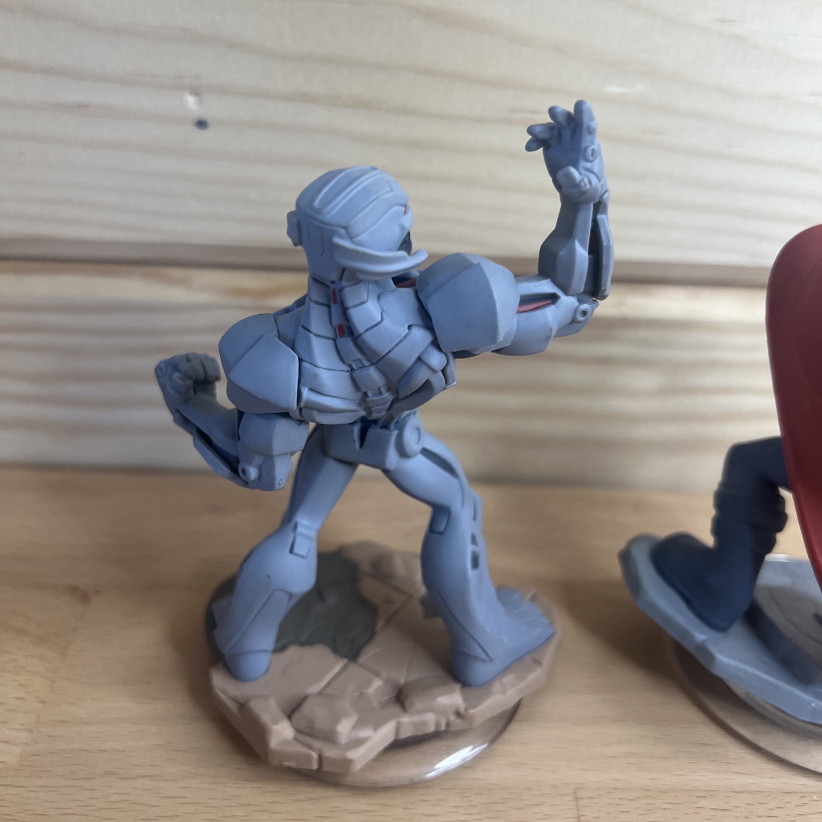 Disney Infinity Ultron Marvel 3.0 # INF-1000226 Thor Marvel 2.0 # INF-1000103