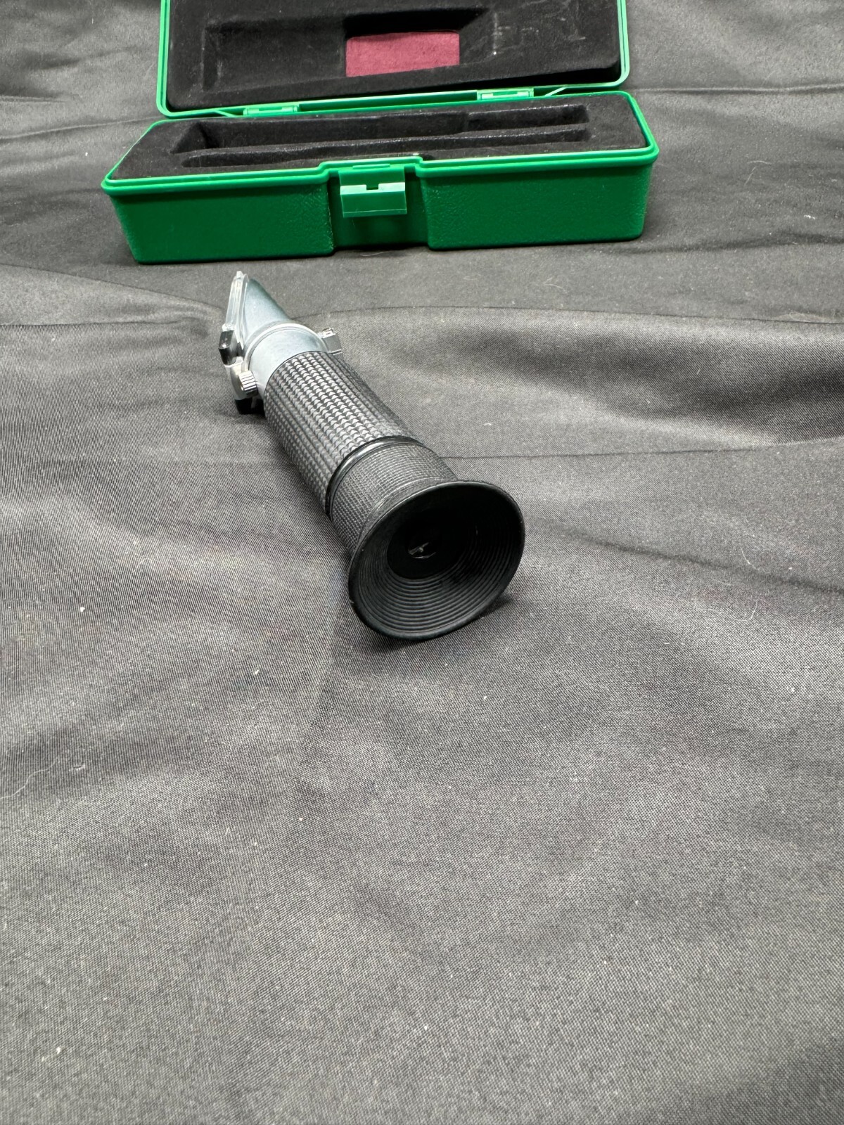 BrixTek Hand-Held 0-32% Refractometer with Automatic Temperature Compensation