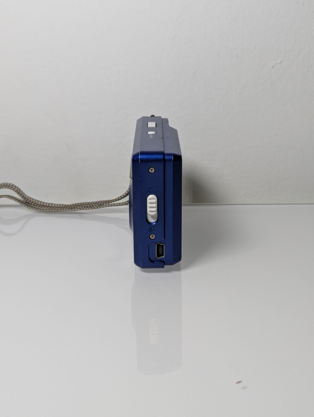 Hitachi HDC-570AB 5.0MP Digital Camera (Tested Working)