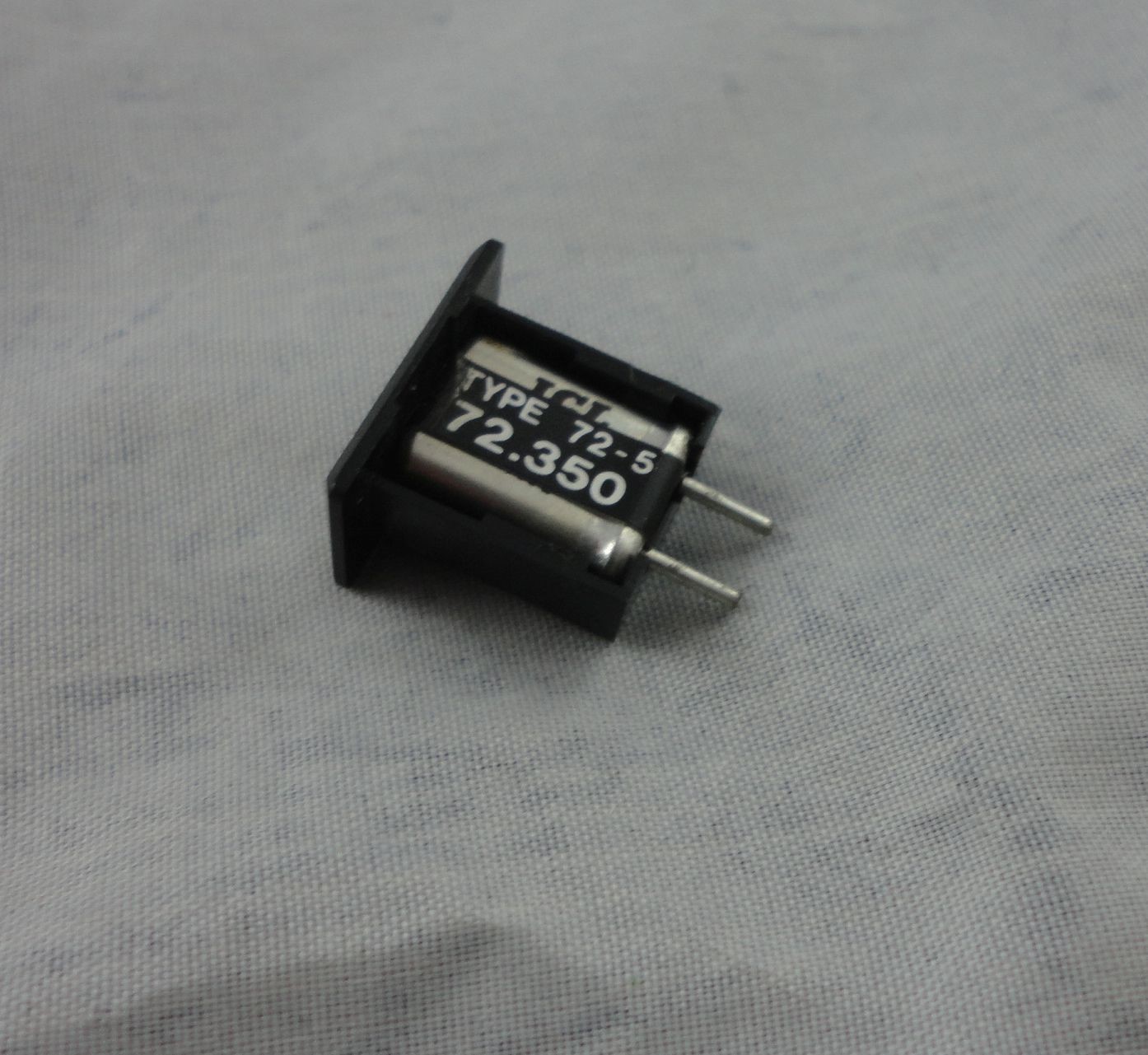 Futaba 72Mhz AM Transmitter Crystal 72.350Mhz Channel 28 CH28 (Type 72-5)
