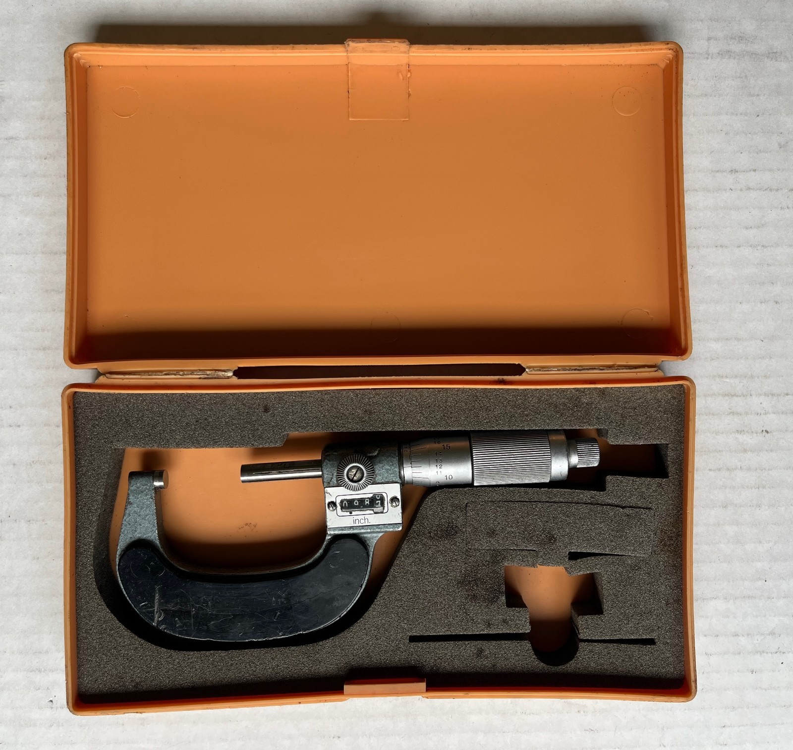 Mitutoyo 1-2 inch Digit Counter Outside Micrometer (Model 193-212, 0.0001" Res)