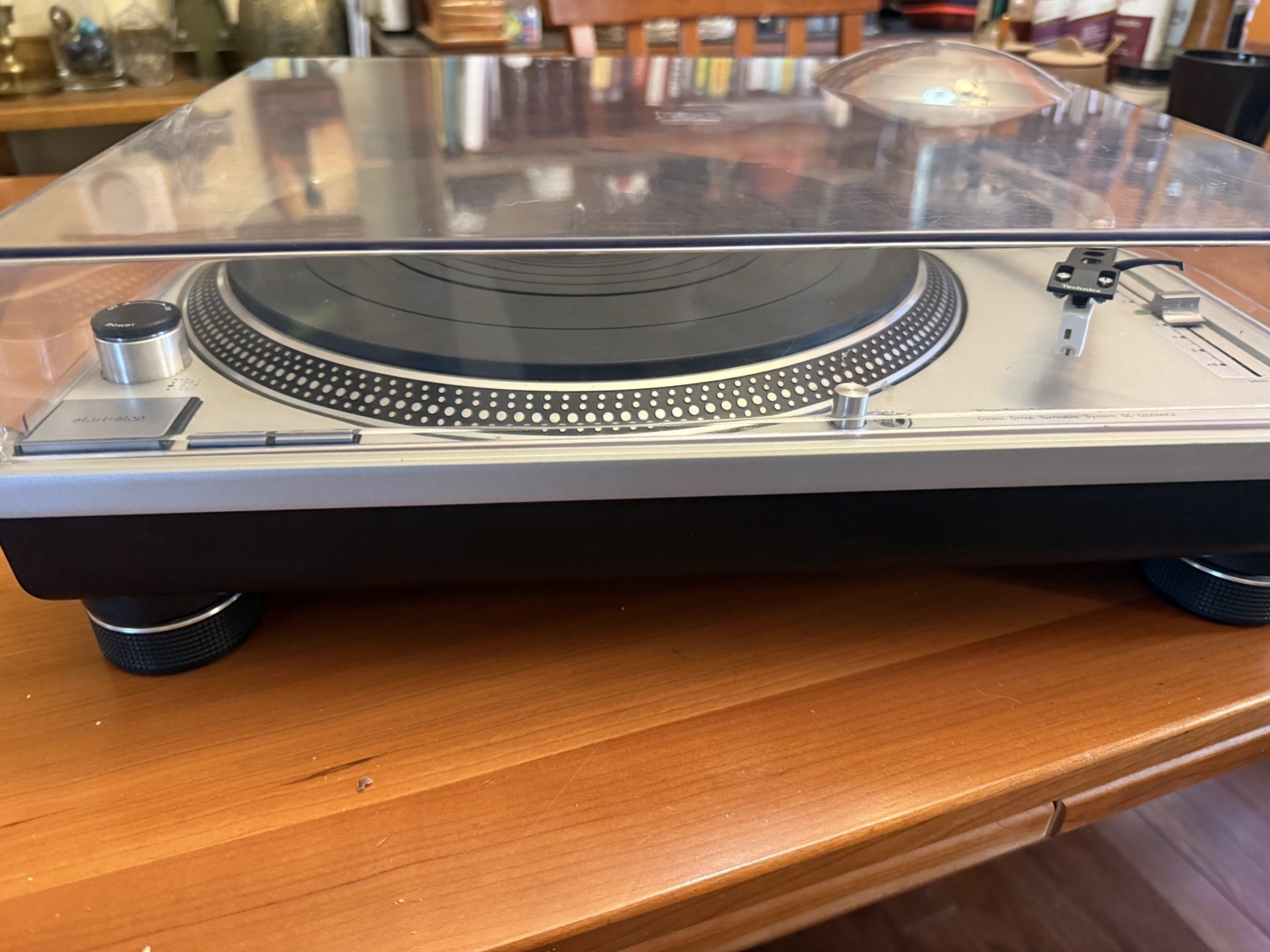 TECHNICS SL-1200MK2  PROFESSIONAL DIRECT DRIVE TURNTABLE