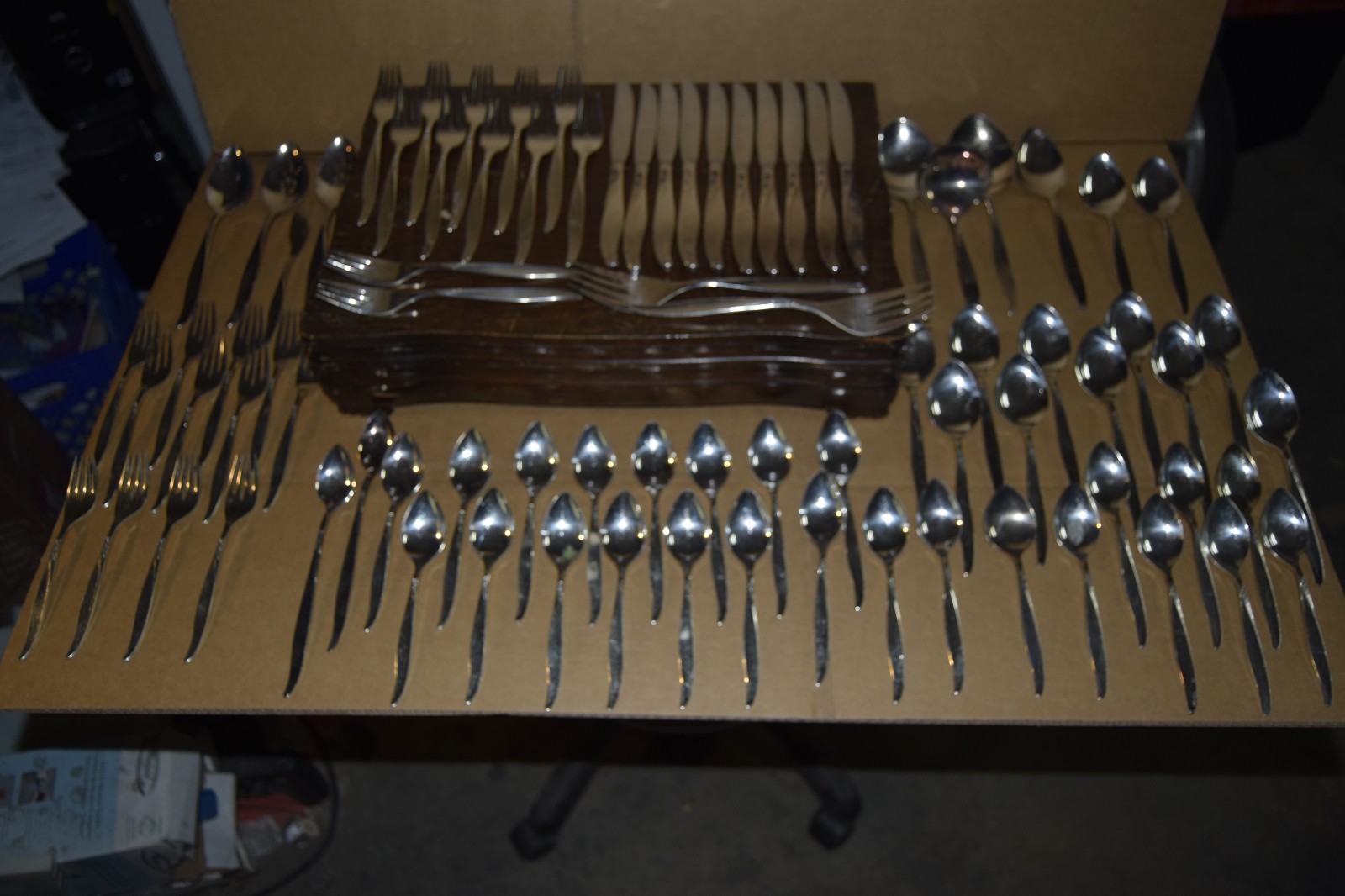 79 Pcs Oneida Community Silver Plate Flatware Serves 12 +Serving Pieces with Box