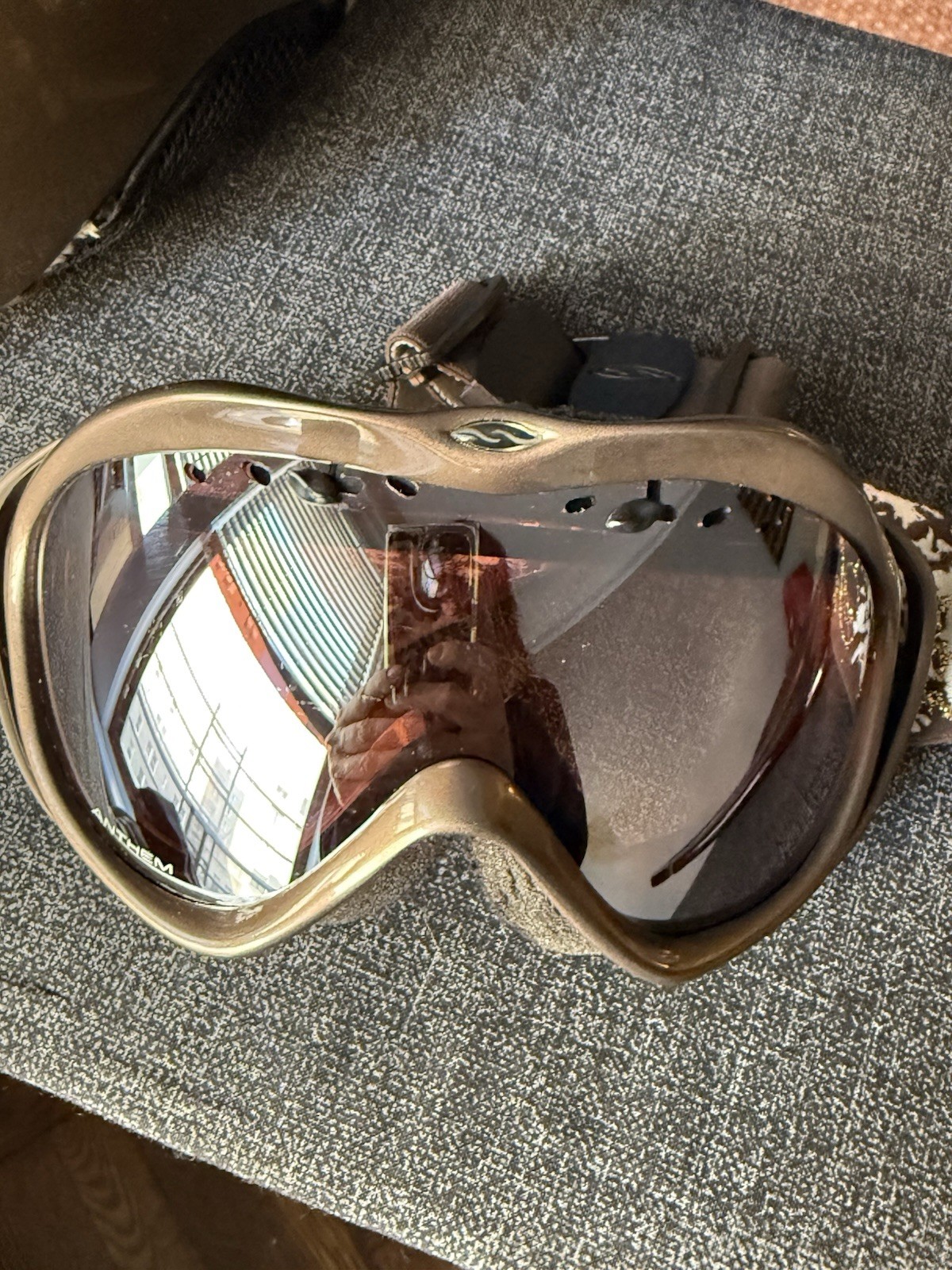 Smith Brown Medium Ski Helmet with Goggles