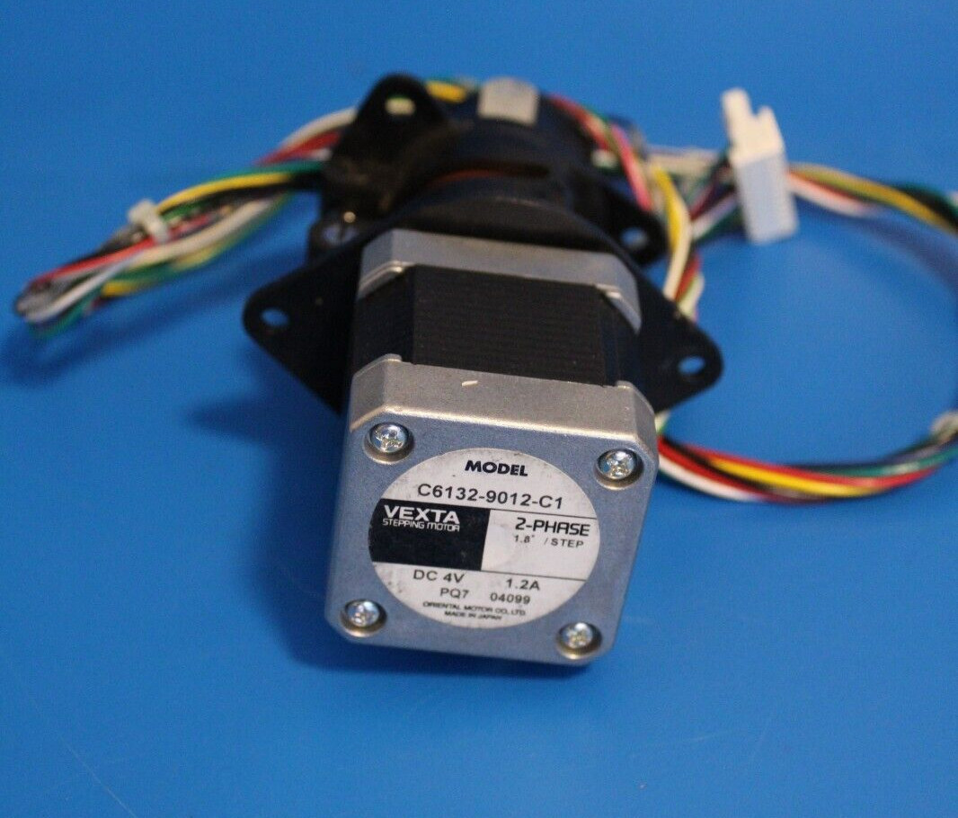 VEXTA STEPPING MOTOR Model C6132–9012-C1 2-Phase 1.8/Step DC 4