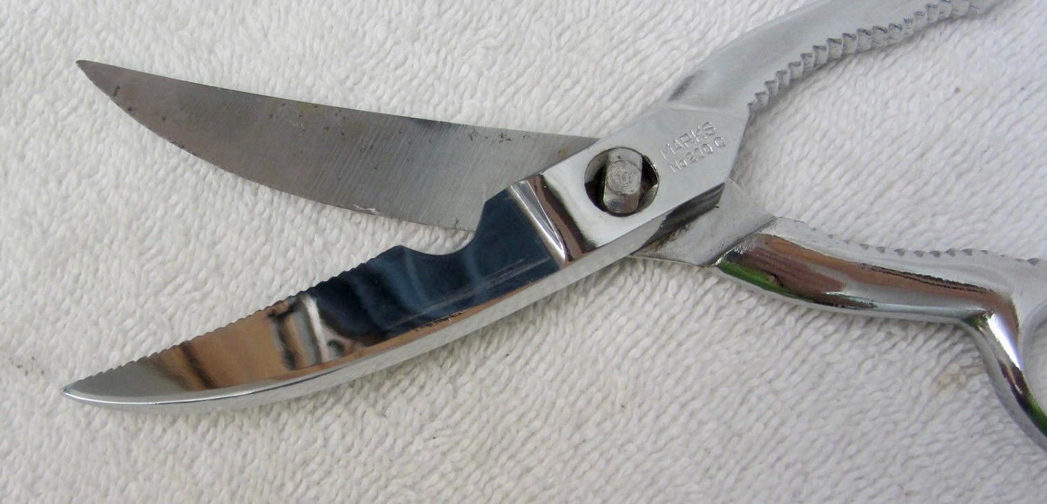 2 MARKS 200 C KITCHEN SHEARS Multi Purpose Scissors Nut Cracker w/ Case Italy