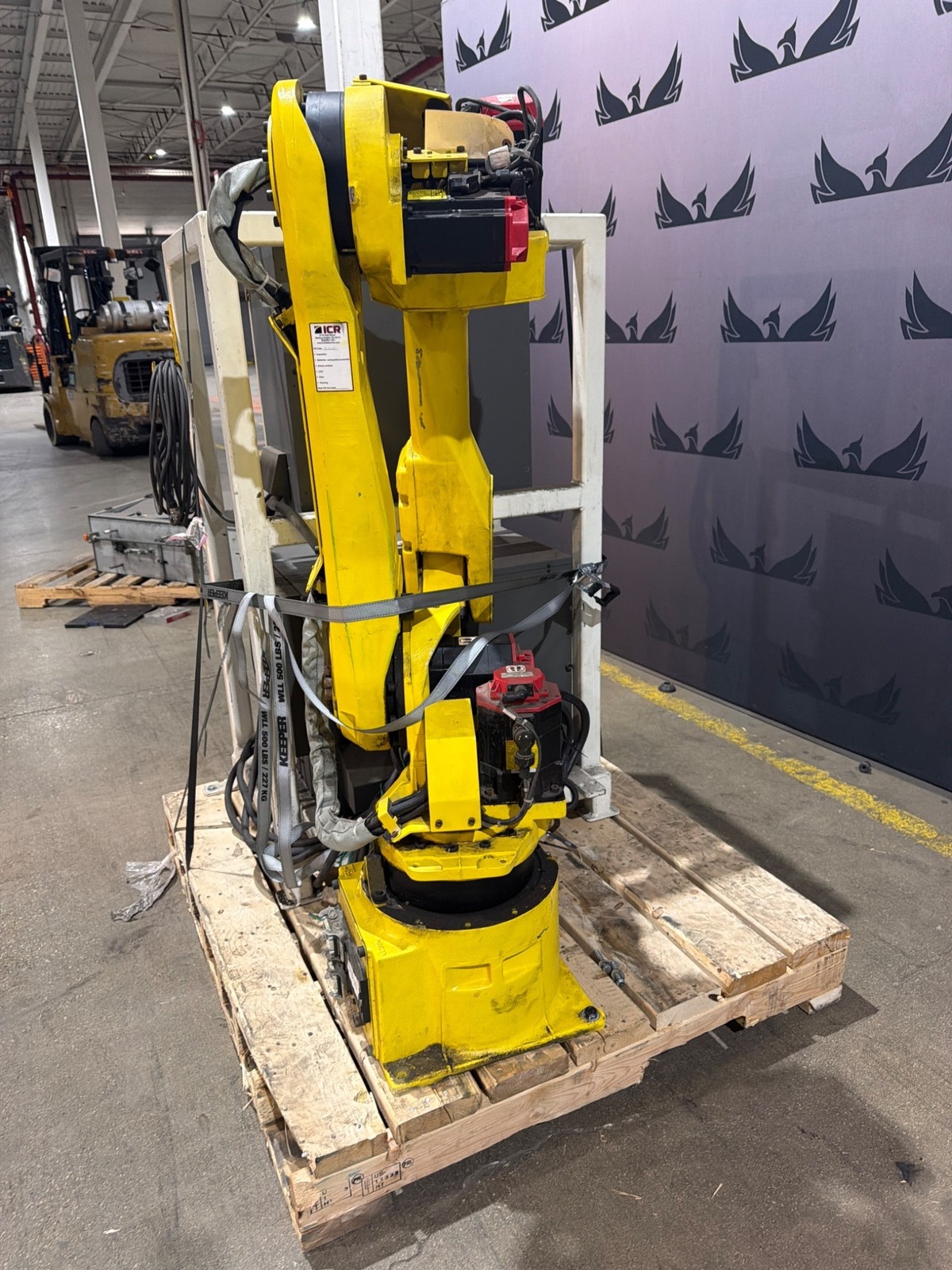 FANUC M‑16iB/20 Complete w/ R‑J3iB Controller USED