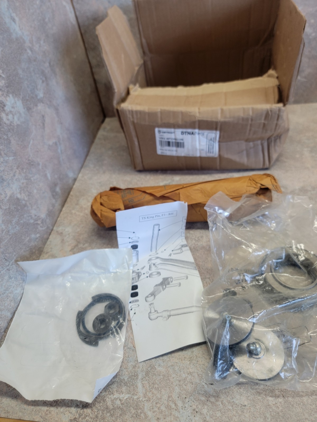 New Freightliner Front Right Hand Axle king Pin - P/N  MBA 6073300119K