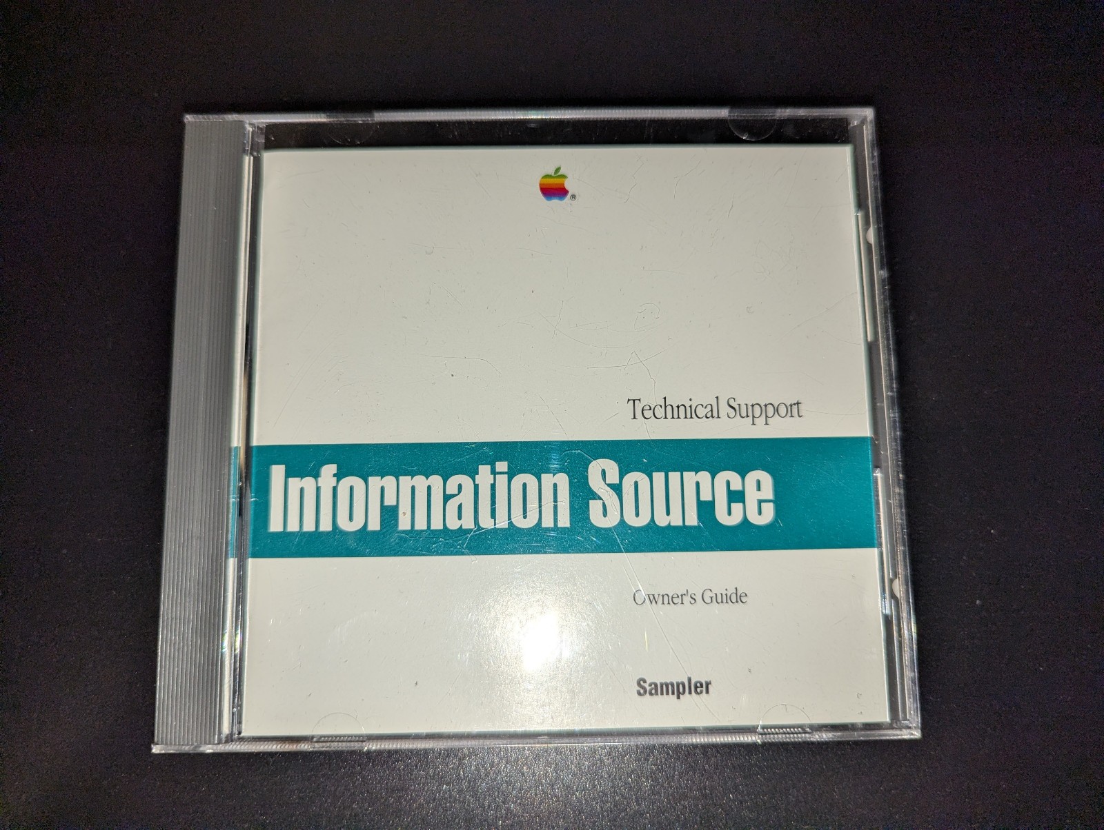 Apple  Information Source: Technical Support Owner s Guide Sampler  CD-ROM