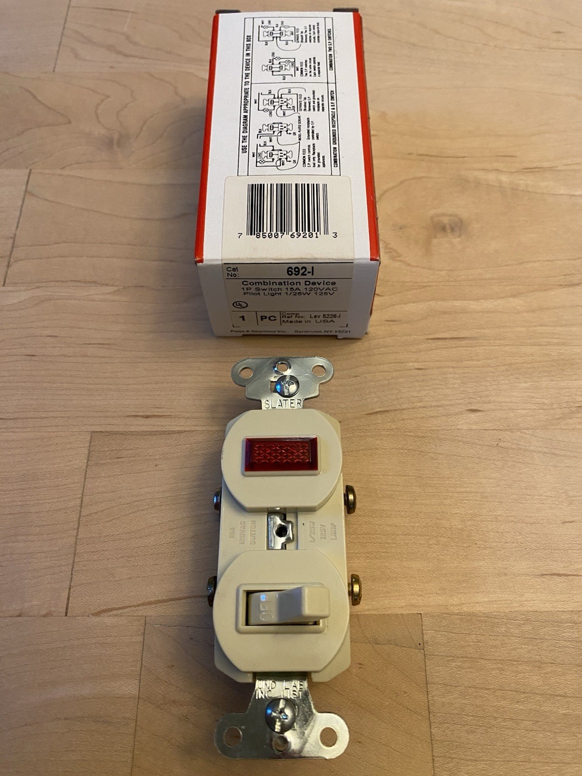 Pass & Seymour 692-I Combination Switch/Pilot Light 15A 120VAC Ivory Color