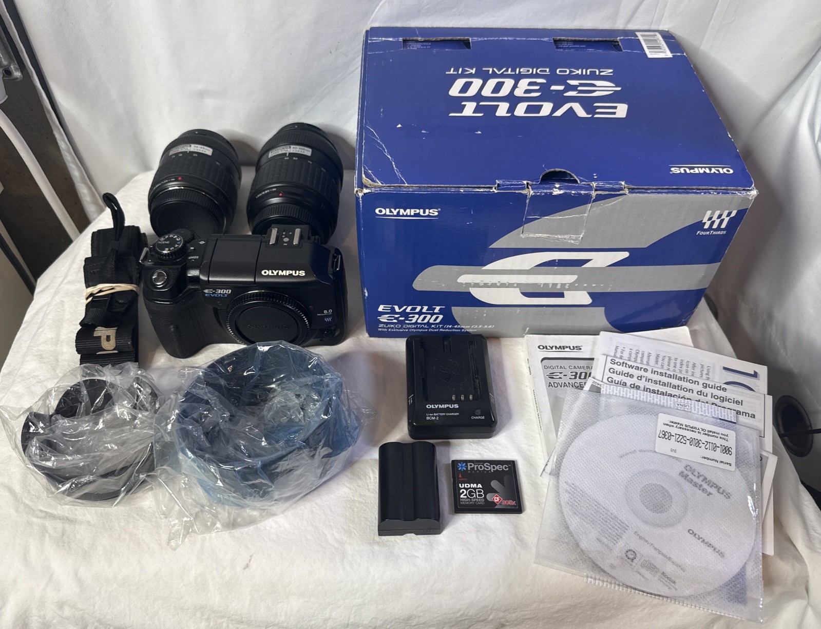 Olympus Digital E-300 Camera Zuiko 14-45mm & 40-150mm Lenses Very Nice