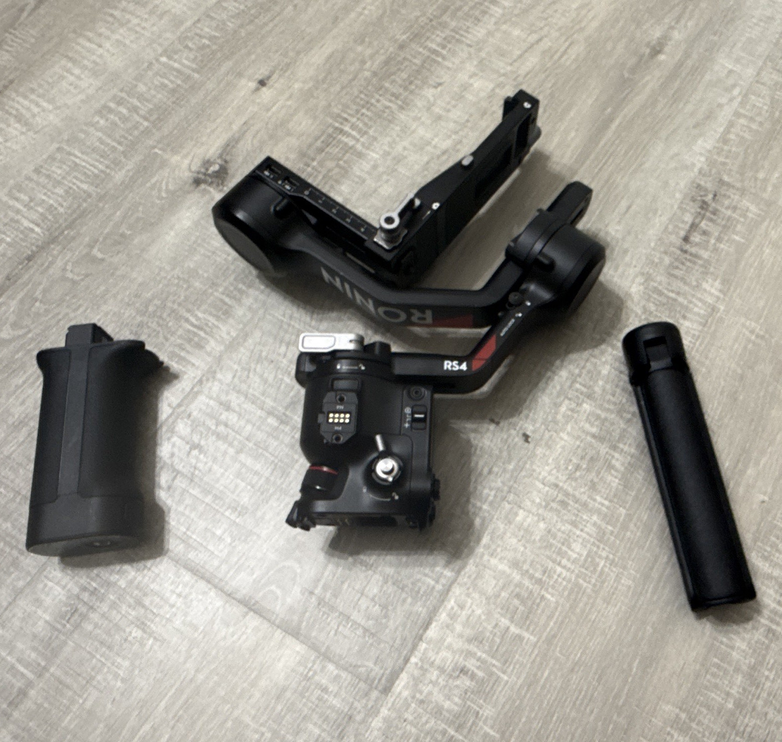 DJI Ronin RS 4 3-Axis Gimbal Stabilizer w/ Grip Handle, Quick Release