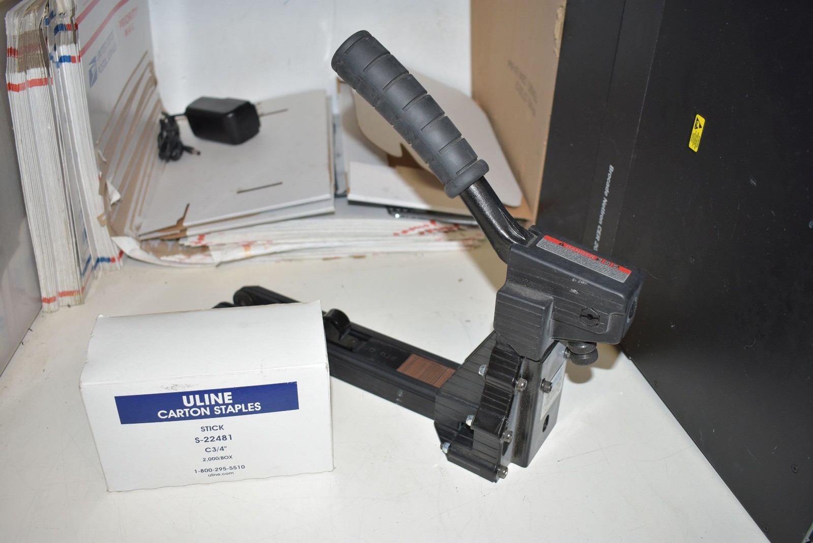 FASCO FM 32-15/18 C TYPE BOX/CARTON STAPLER W/BOX OF 3/4" ULINE STAPLES