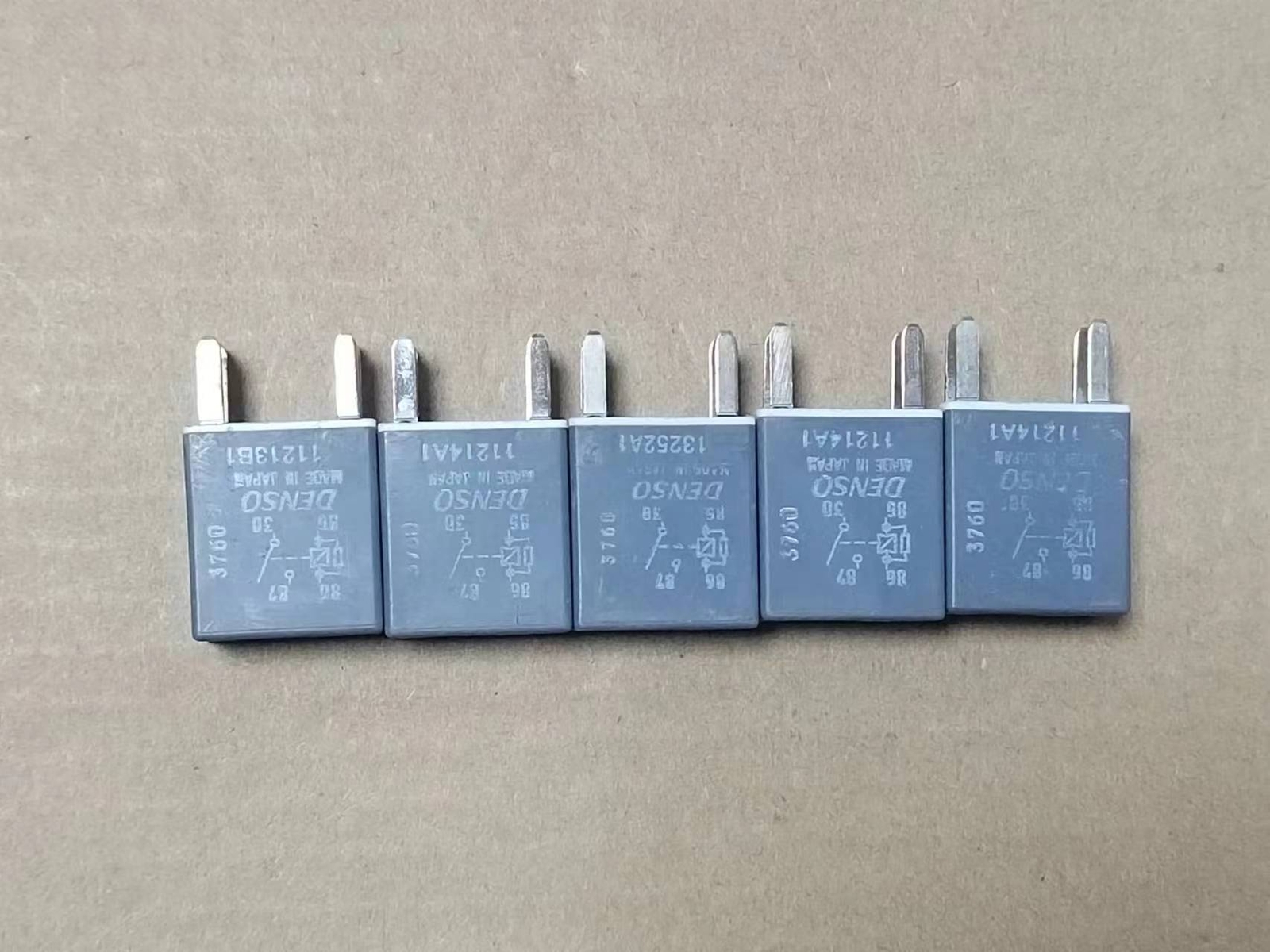 5pcs 100% For genuine relay: 13502752 2752 4pins free shipping