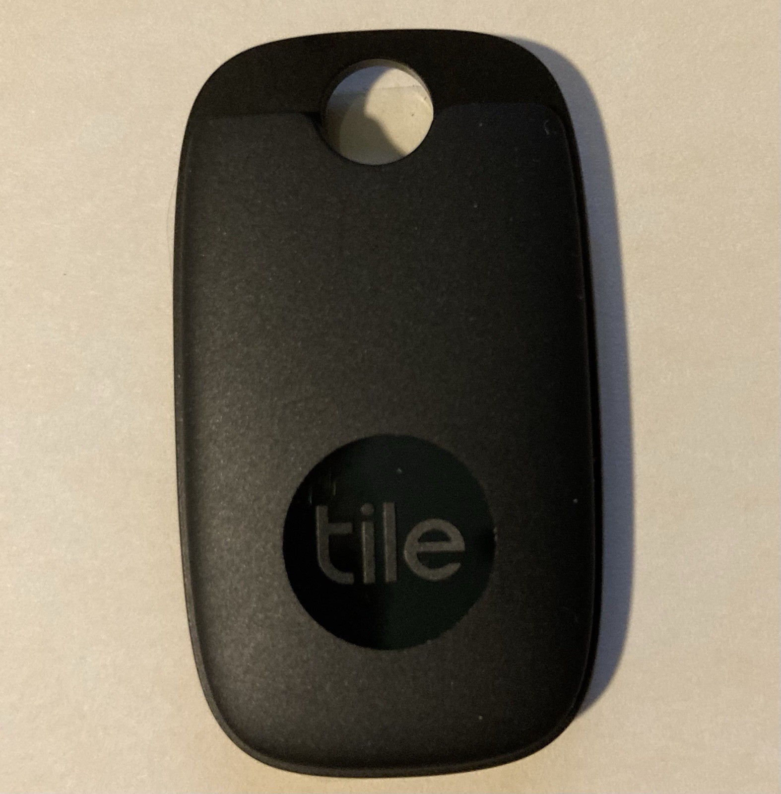 NEW GENUINE TILE PRO 1-PACK  POWERFUL BLUETOOTH TRACKER KEY LOCATOR OOP RE-43001