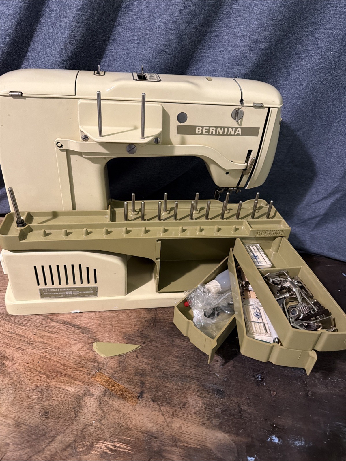 BERNINA Record 730 Record Sewing Machine w/extras * Vintage *