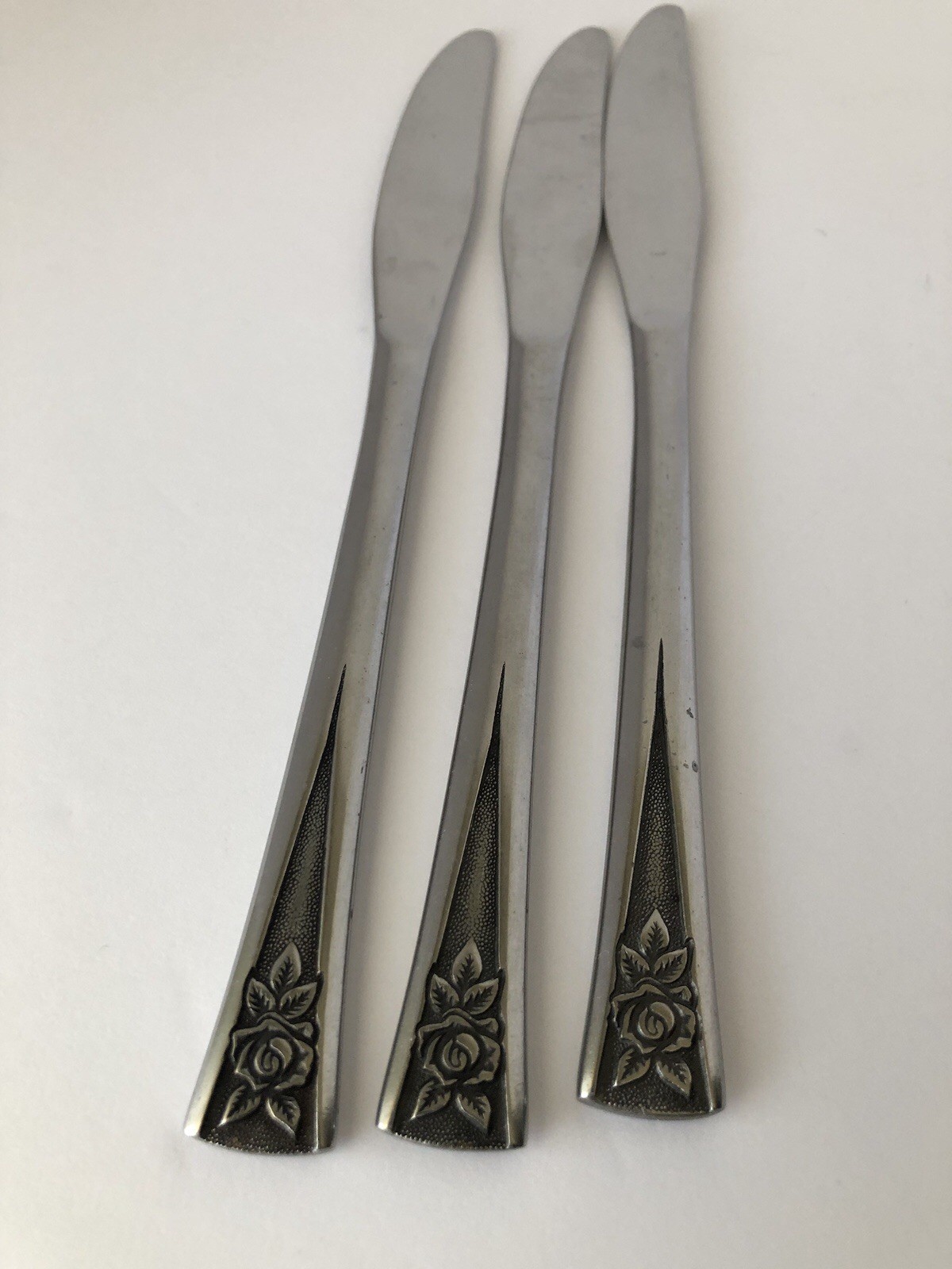 Vintage Oneida Northland Discontinued “ Pasadena Rose” Stainless Steel Knives 3p