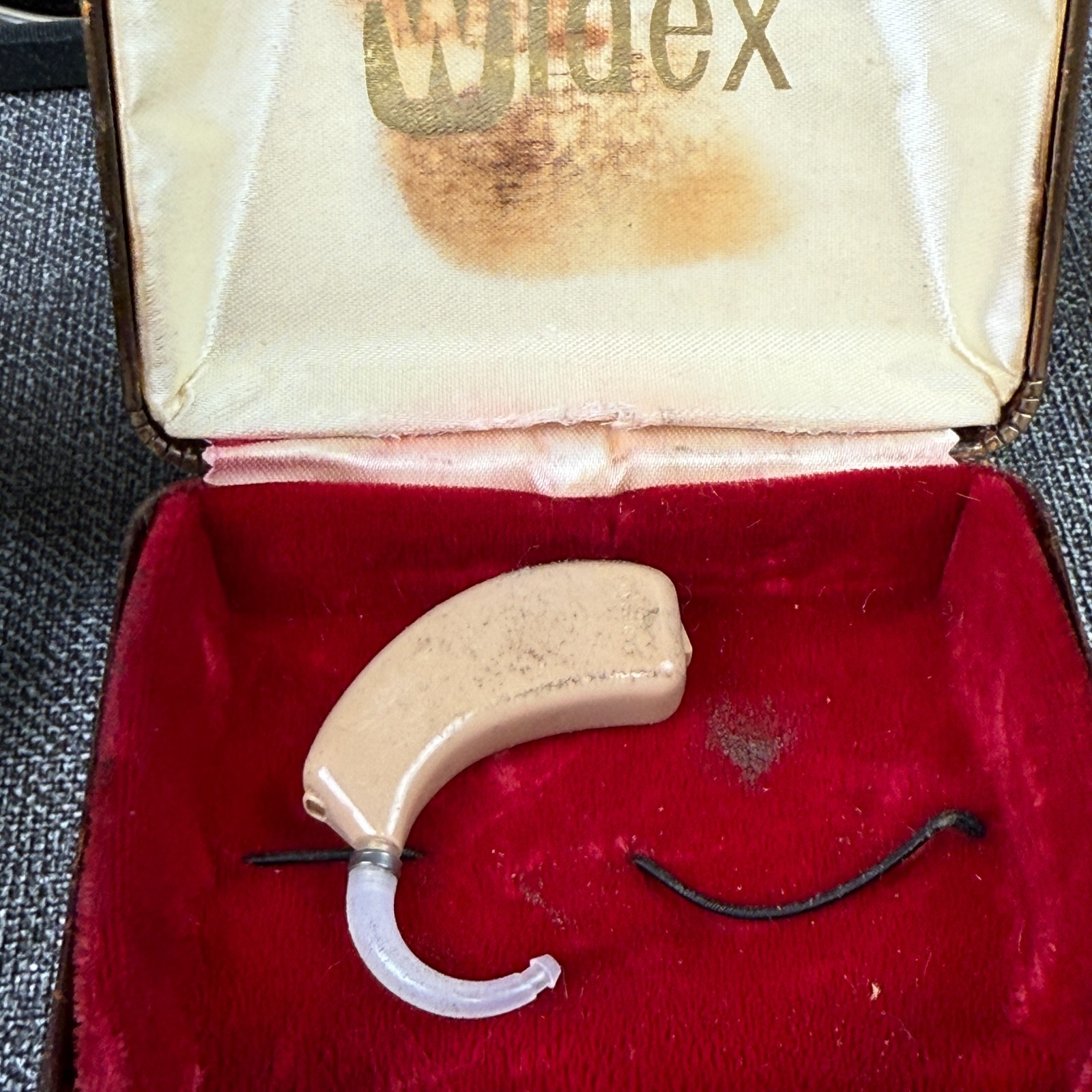 Vintage hearing aid 1970's - untested