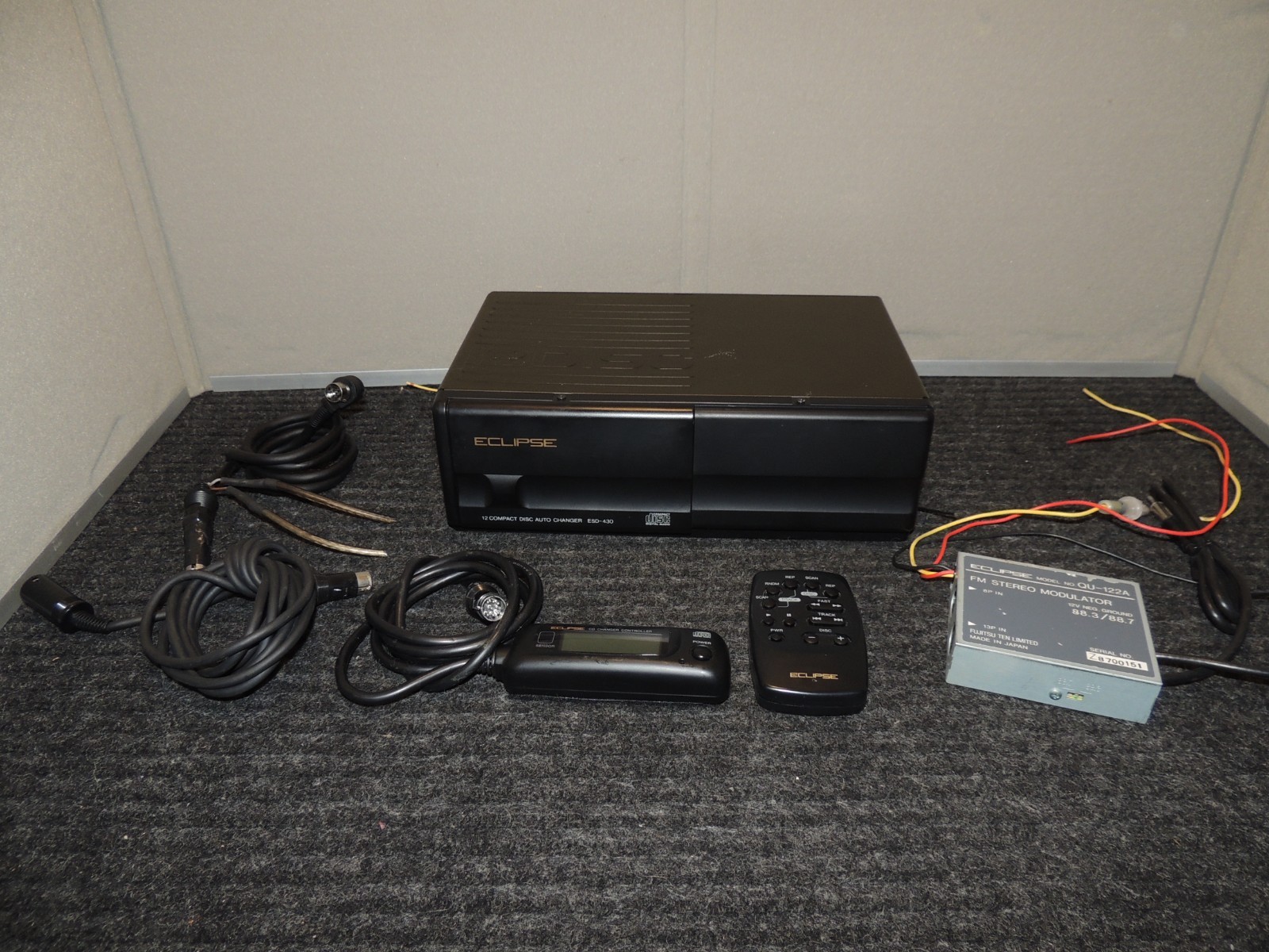 Eclipse 12 CD Disc Changer ESD-430 Remote Controller and Modulator QU-122A