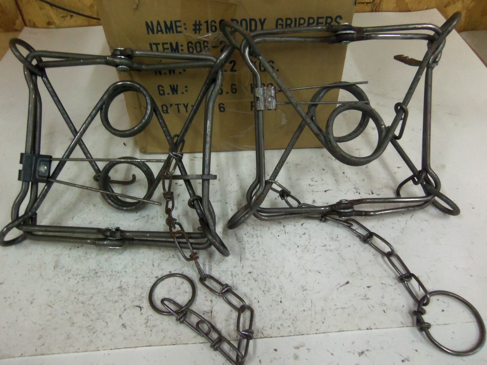 2 Bridger 160  Body Grip Traps    Trap  Muskrat  Mink Fisher