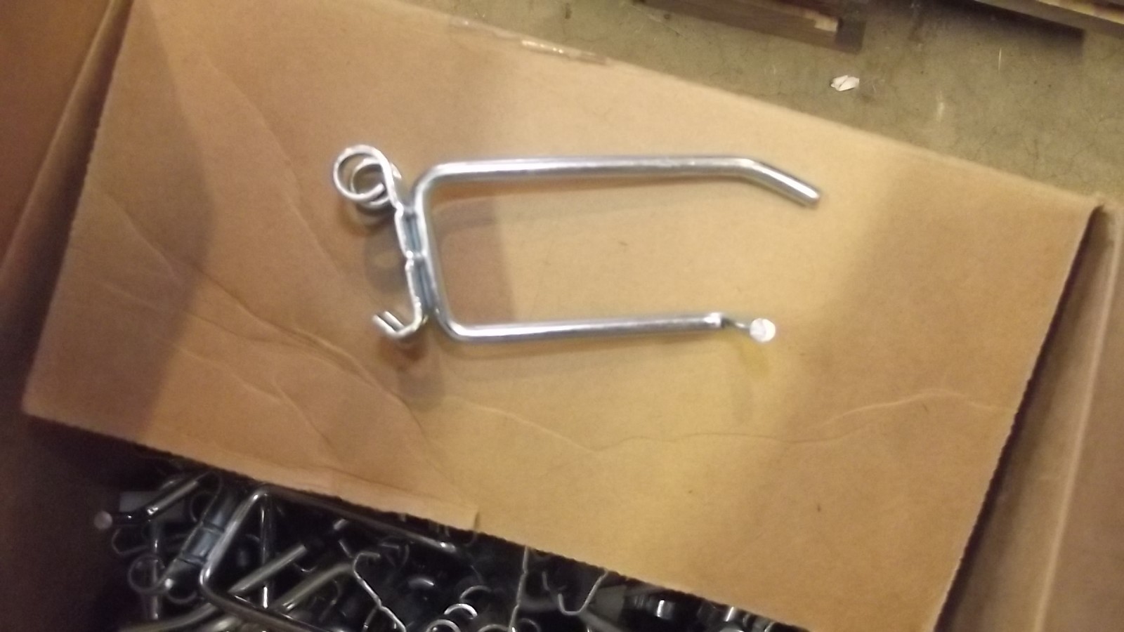 Box of 50 3" Single Peg Hook  WITH BIN TAG BAR FIT FLAT BAR RAILS USED