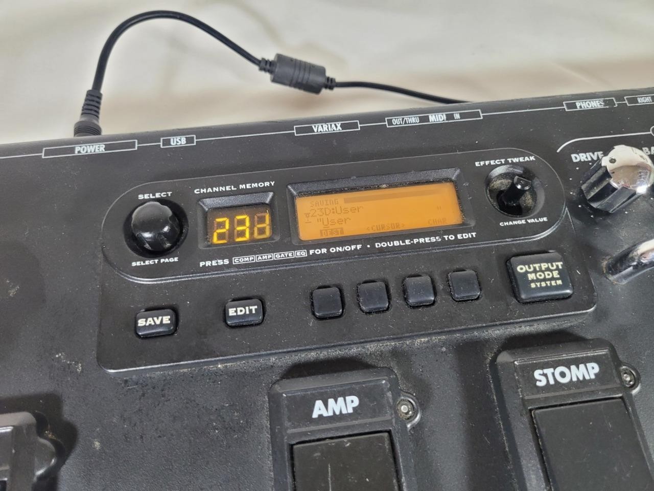 Line 6 POD XTLive Guitar Multi-Effects Amp Modeler Pedal Processor