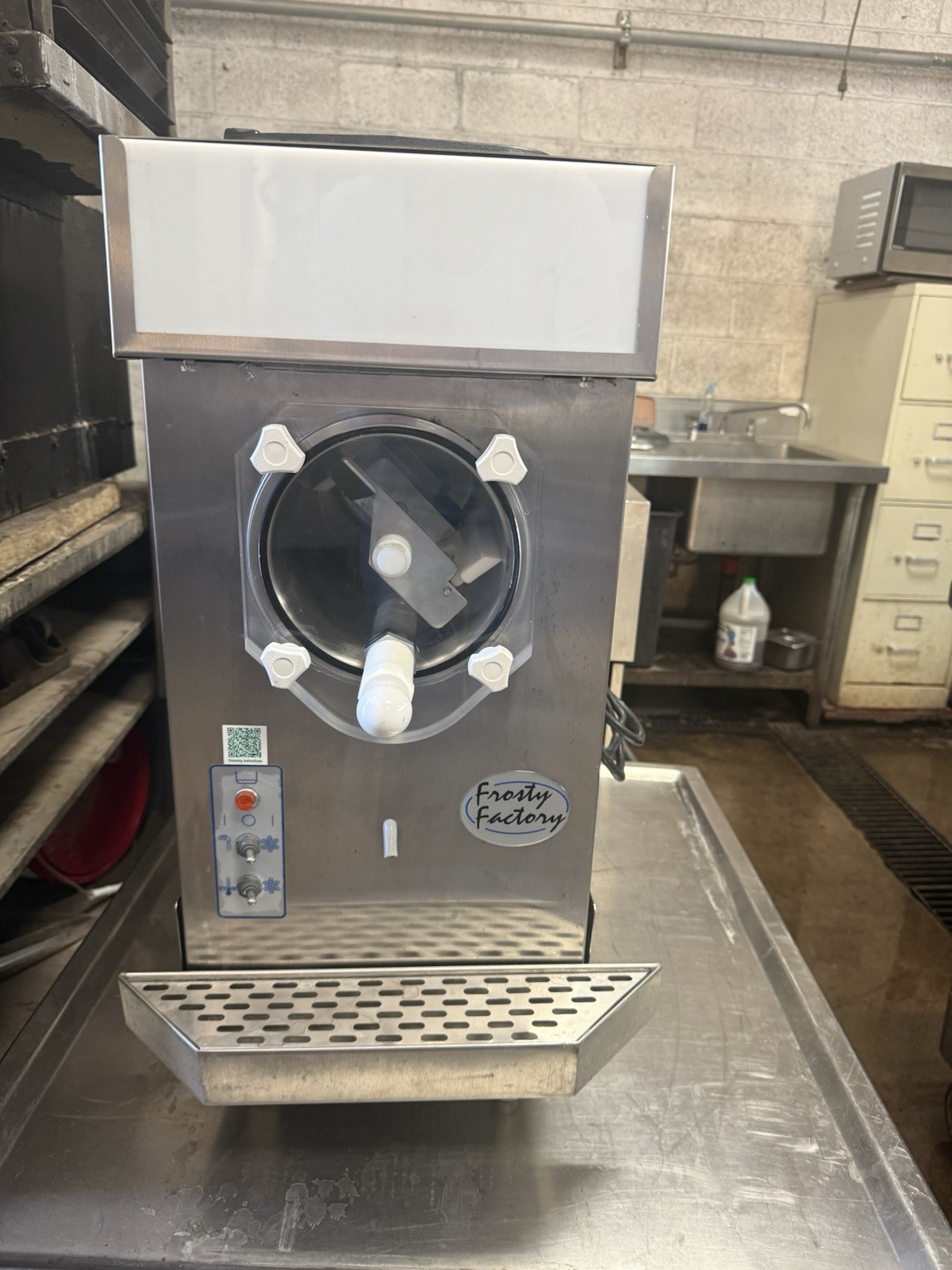 Frosty Factory 127A Margarita Machine Petite Frozen Drink Dispenser 16 Qt Hopper