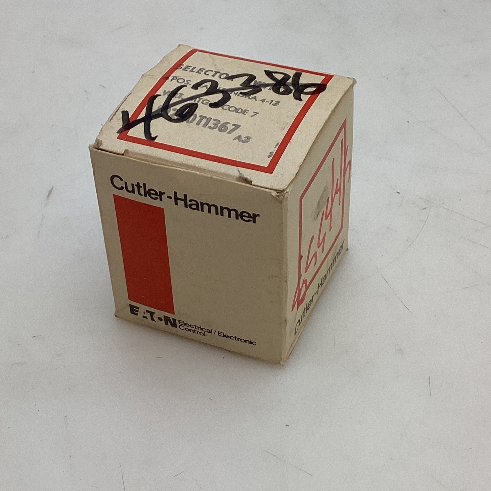 CUTLER HAMMER SELECTOR SWITCH 10250T1367 New