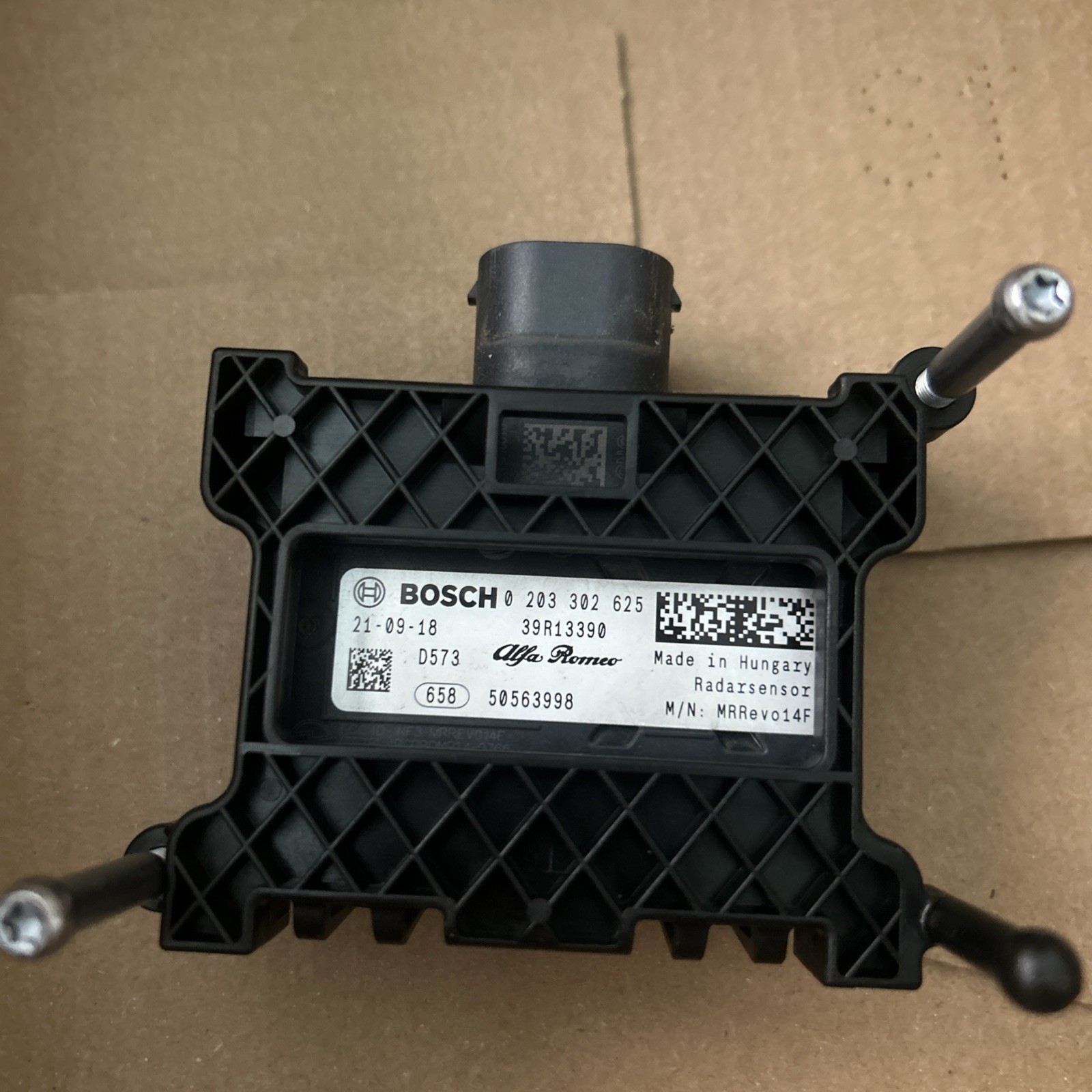 2017-2023 Alfa Romeo Front Radar Cruise Distance Sensor Module 0203302625 OEM