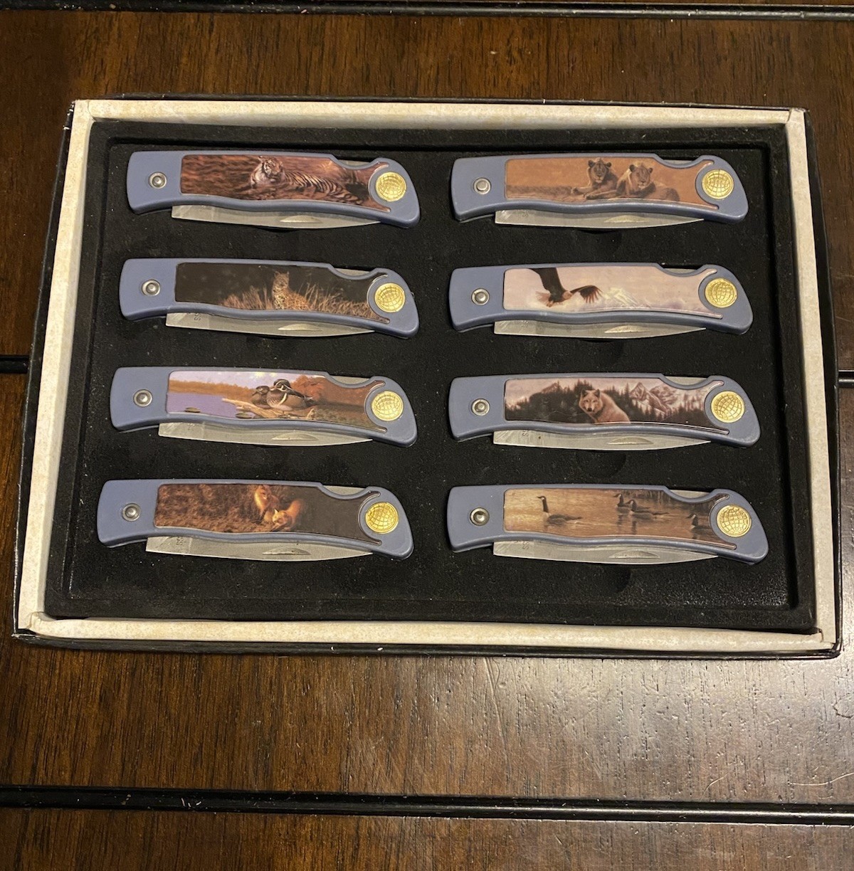 Vintage 8 Pc. Wildlife Folding Knife Set Gift Box Stainless Steel SnapBack