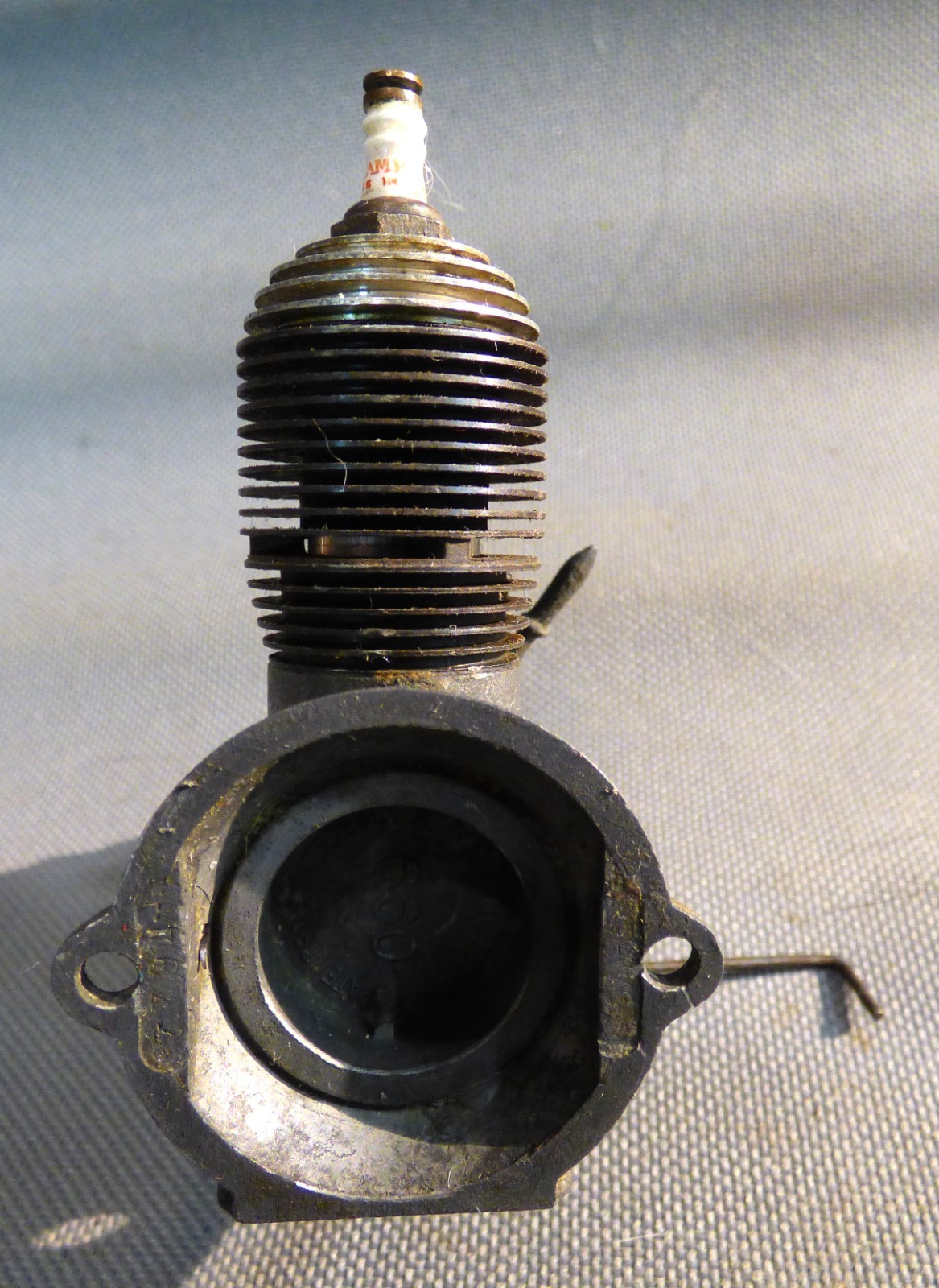 EX ARDEN .099 SPARK IGNITION GAS ENGINE 1940s ERA MICRO-BILT GOOD COMPRESSION