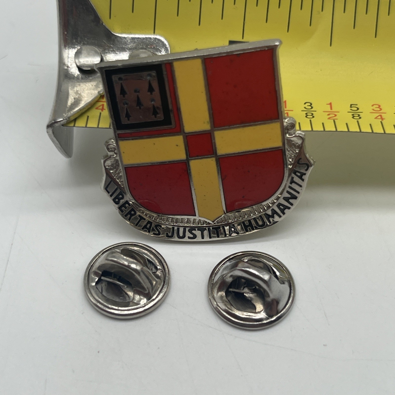 U.S. Military 81st Field Artillery DI DUI Crest Pin Clutch LIBERTAS JUSTITIA