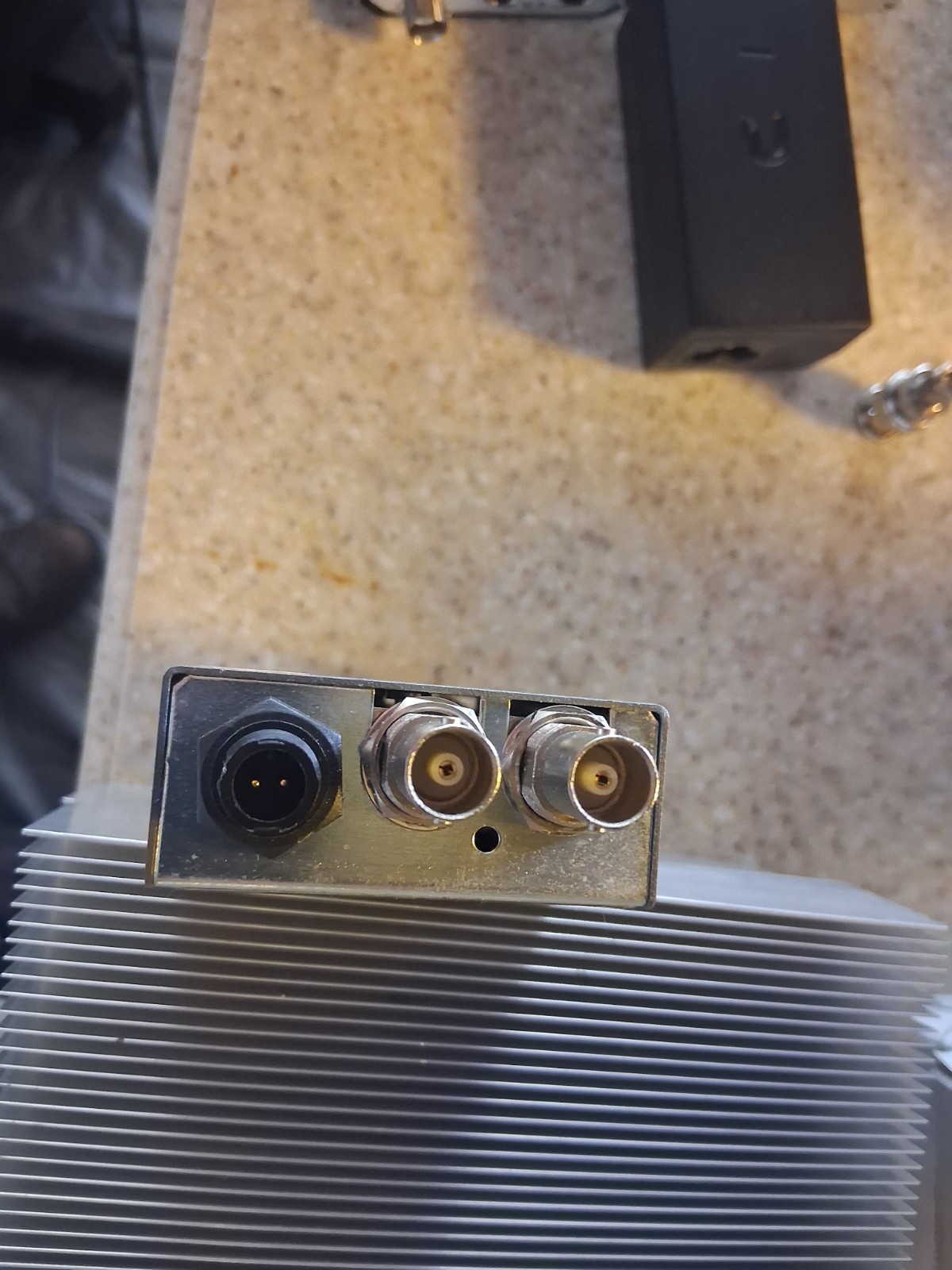 AJA HD5DA SERIAL DISTRIBUTION AMPLIFIER with power cord