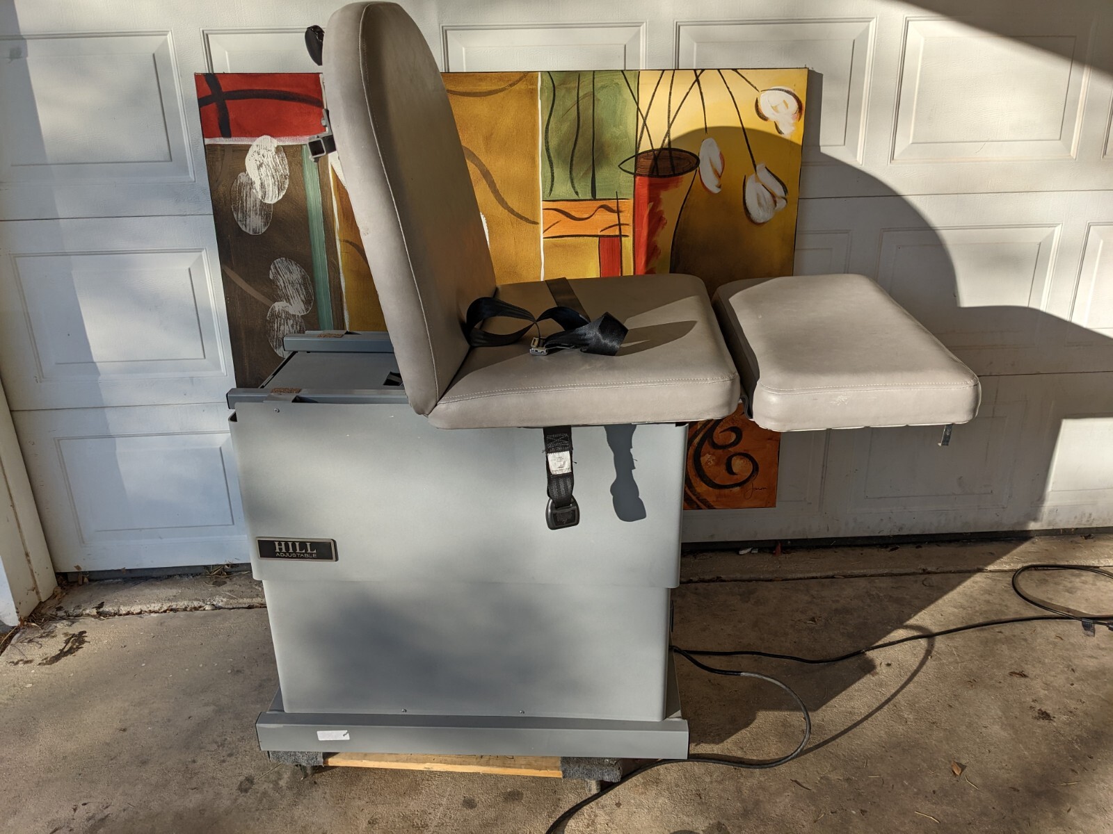 Hill Laboratories Co. HA90D Power Procedure/Exam table/Chair
